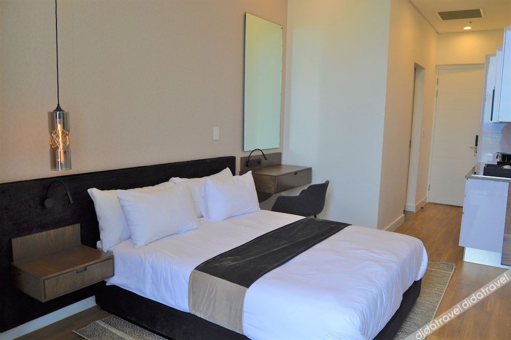 Reserved Suites Illovo 3*
