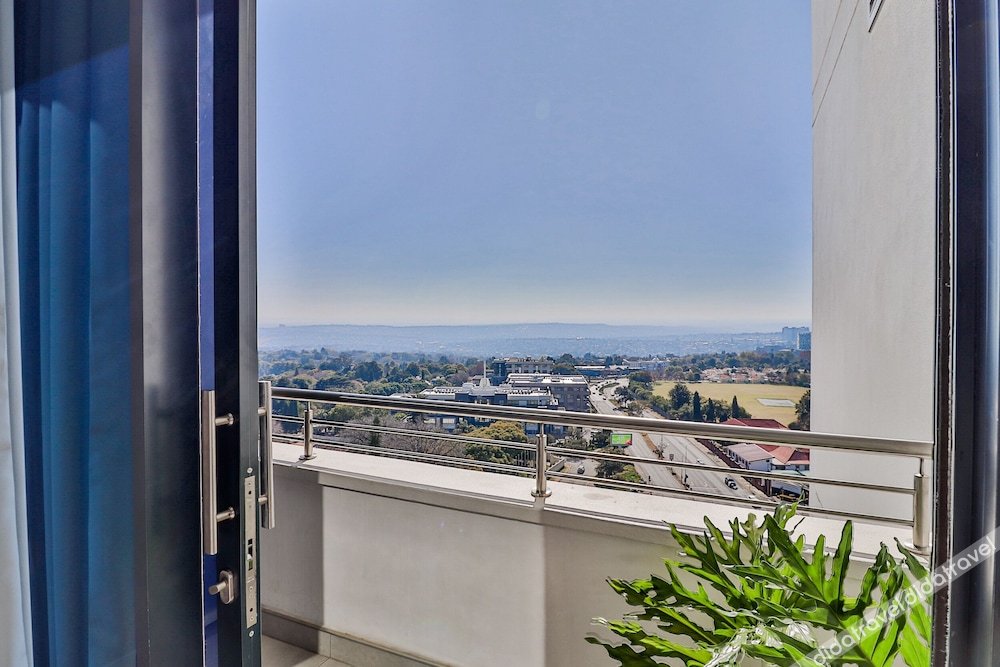 Reserved Suites Illovo 3*