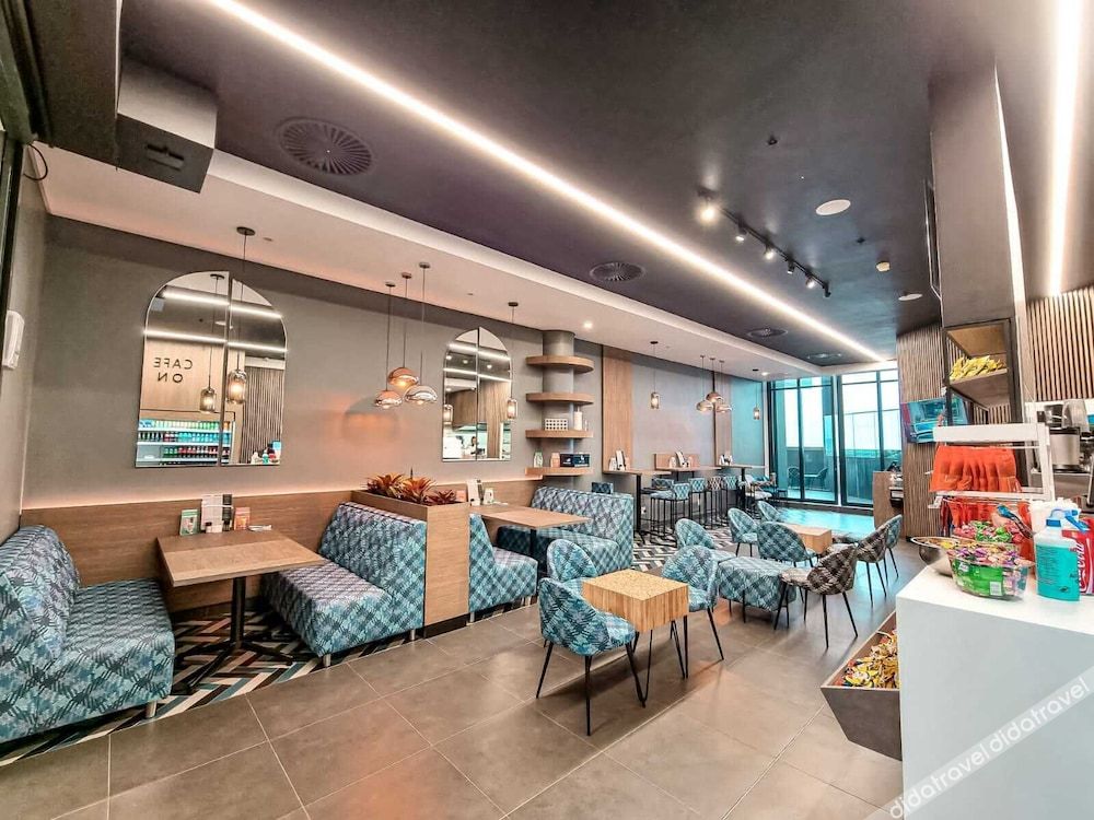 Reserved Suites Illovo 3*