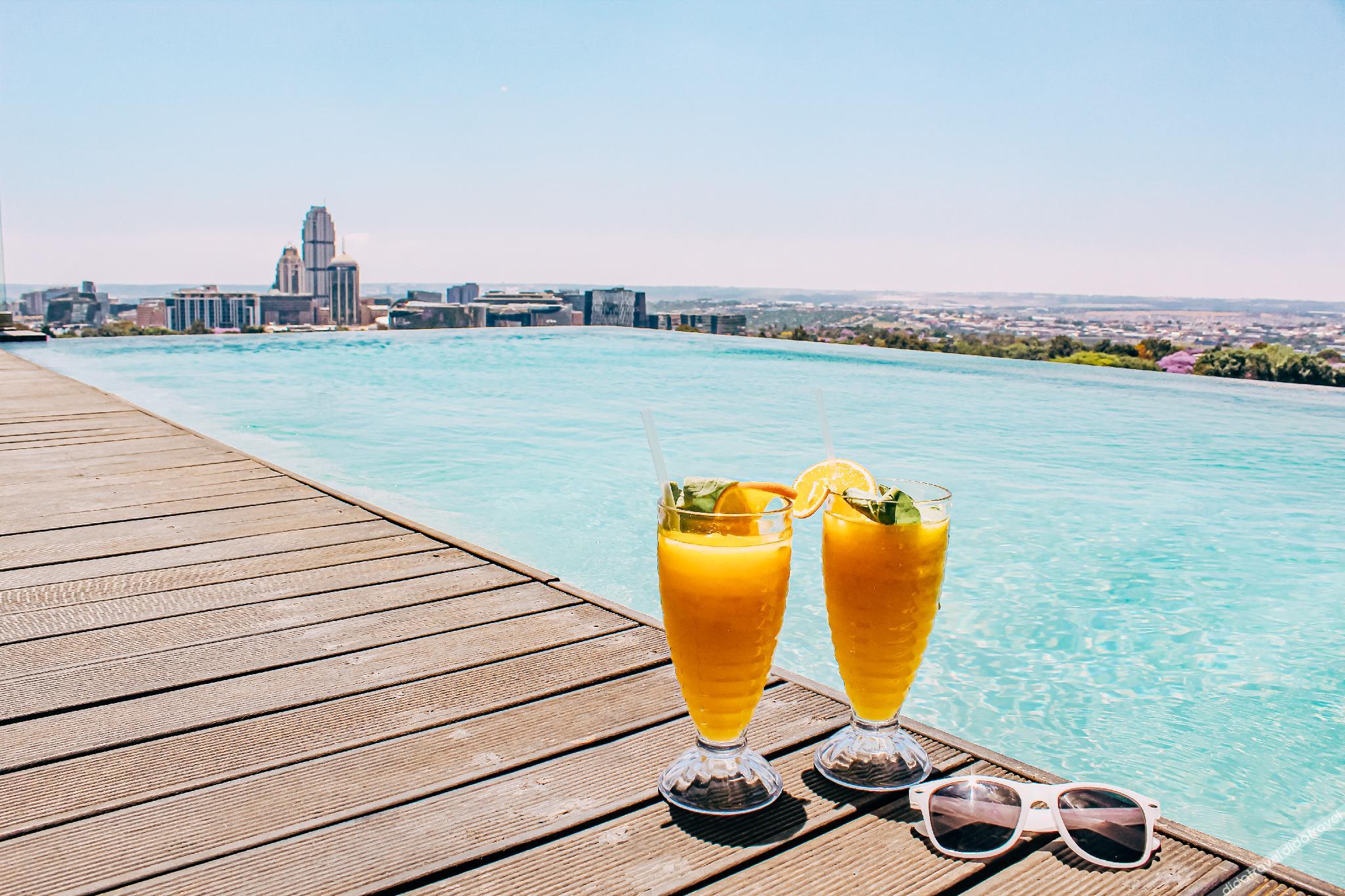 Reserved Suites Illovo 3*