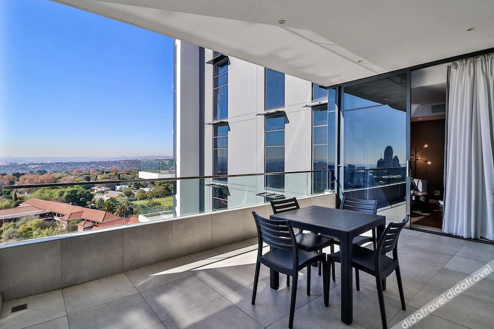 Reserved Suites Illovo 3*