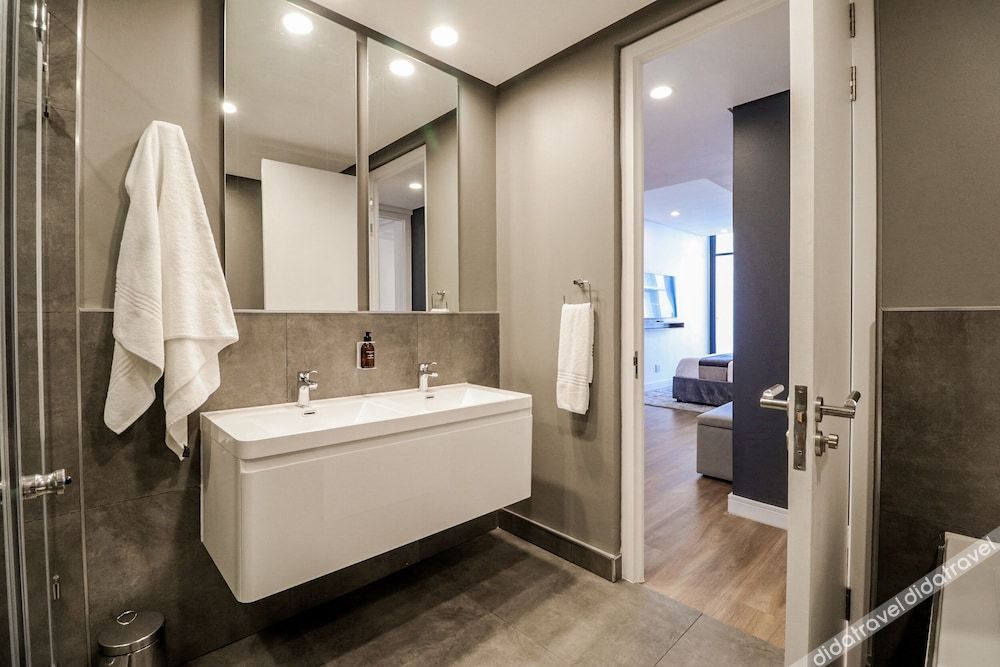 Reserved Suites Illovo 3*