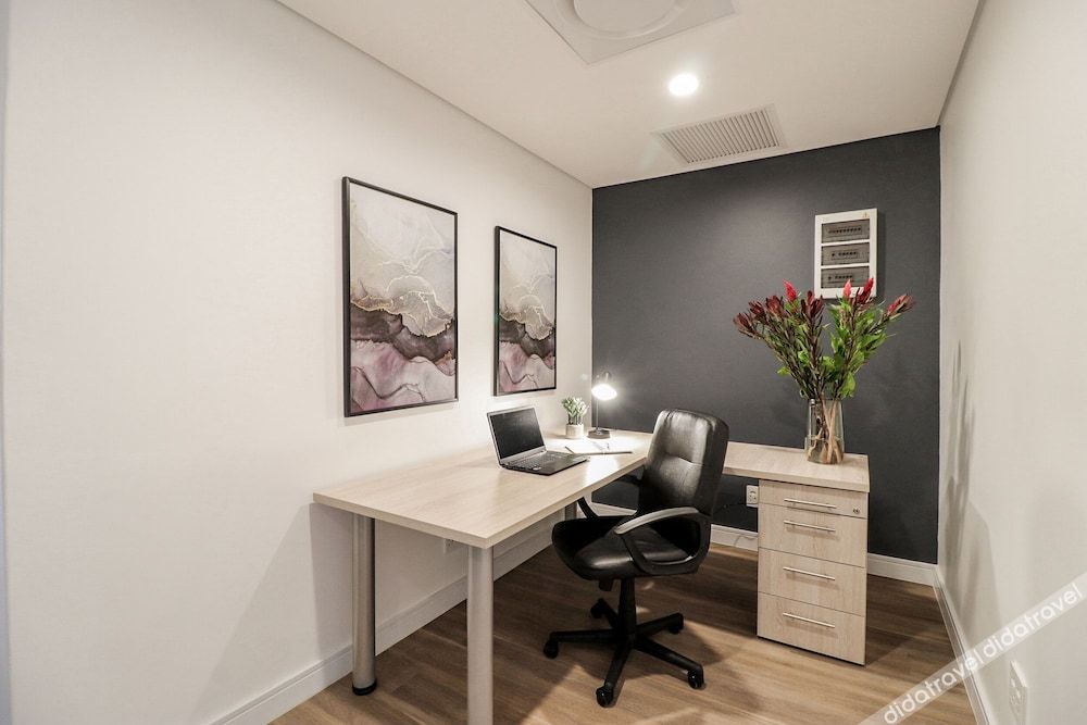 Reserved Suites Illovo 3*