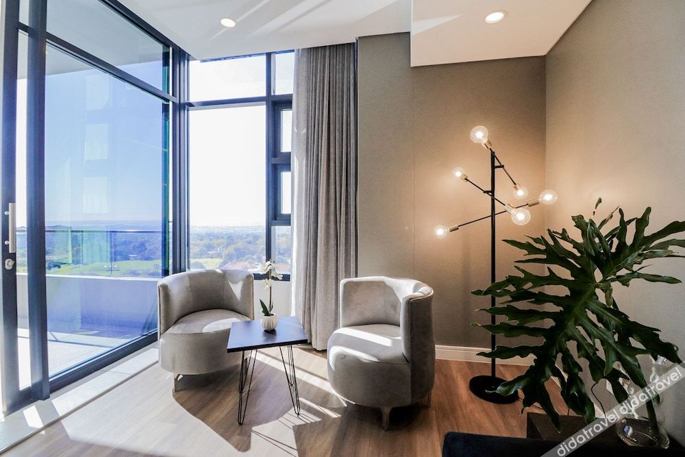 Reserved Suites Illovo 3*