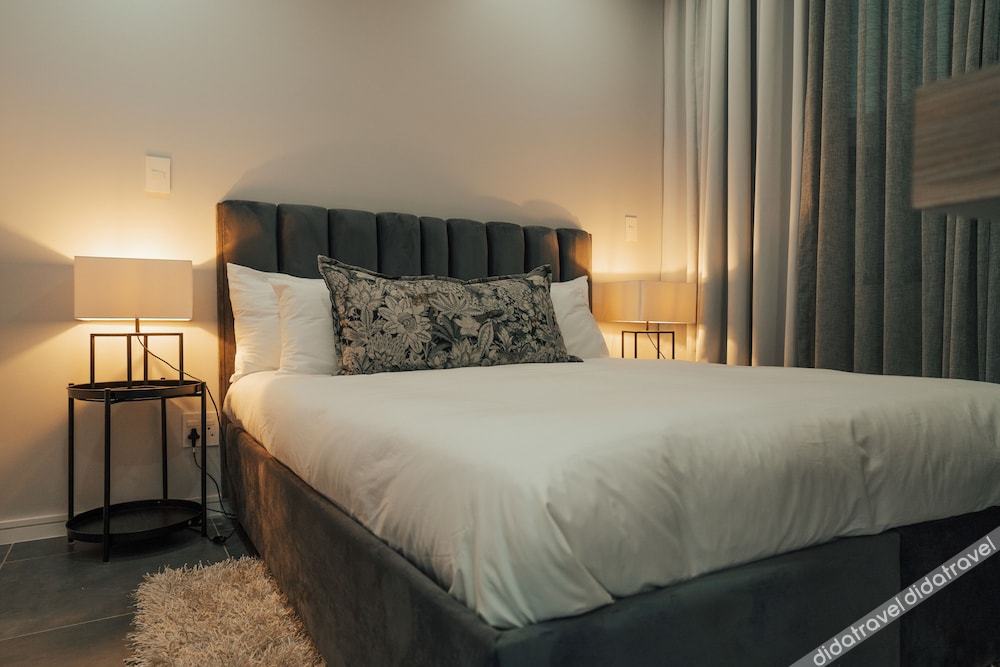 Reserved Suites Illovo 3*