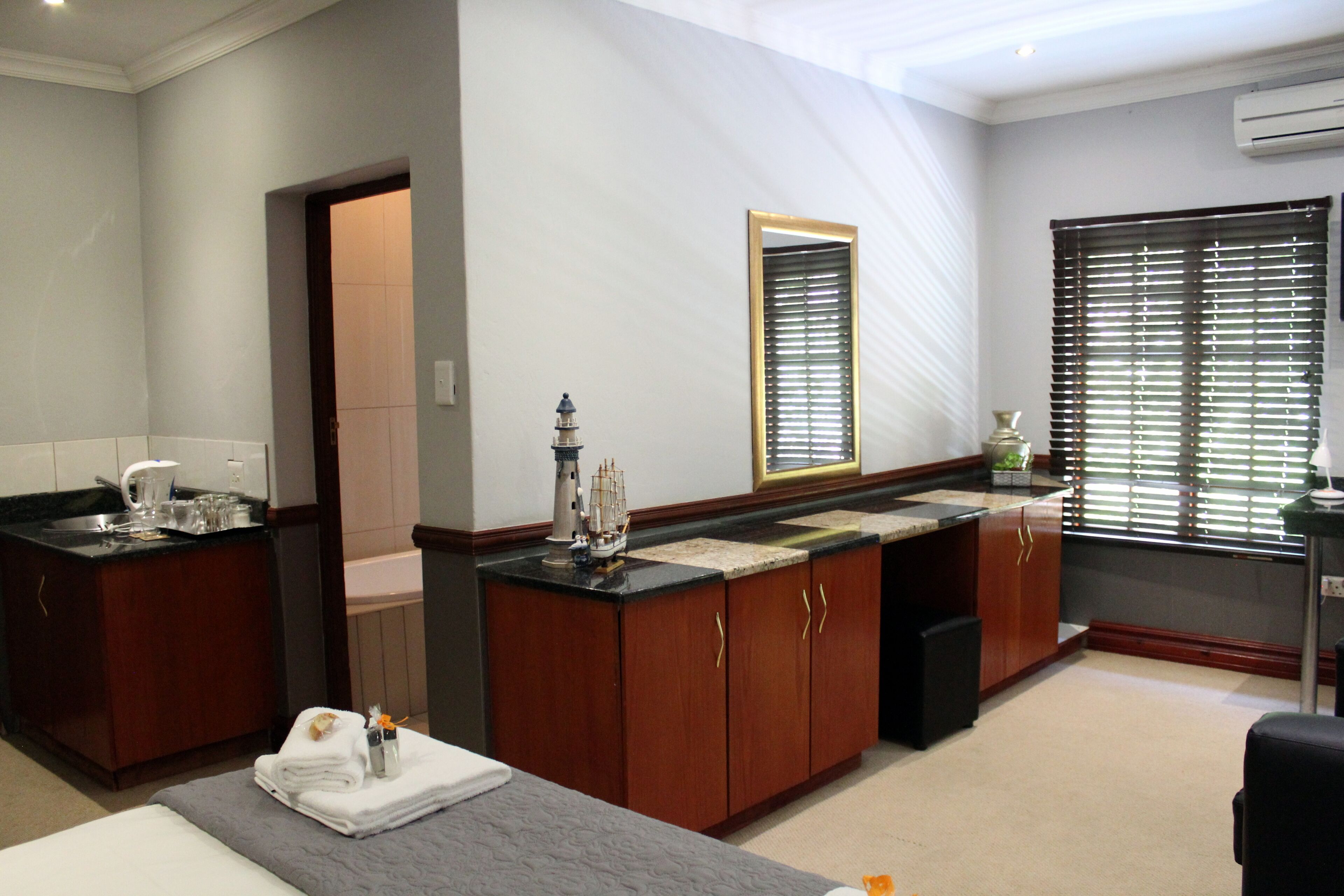 Prinshof Manor Guesthouse 3*
