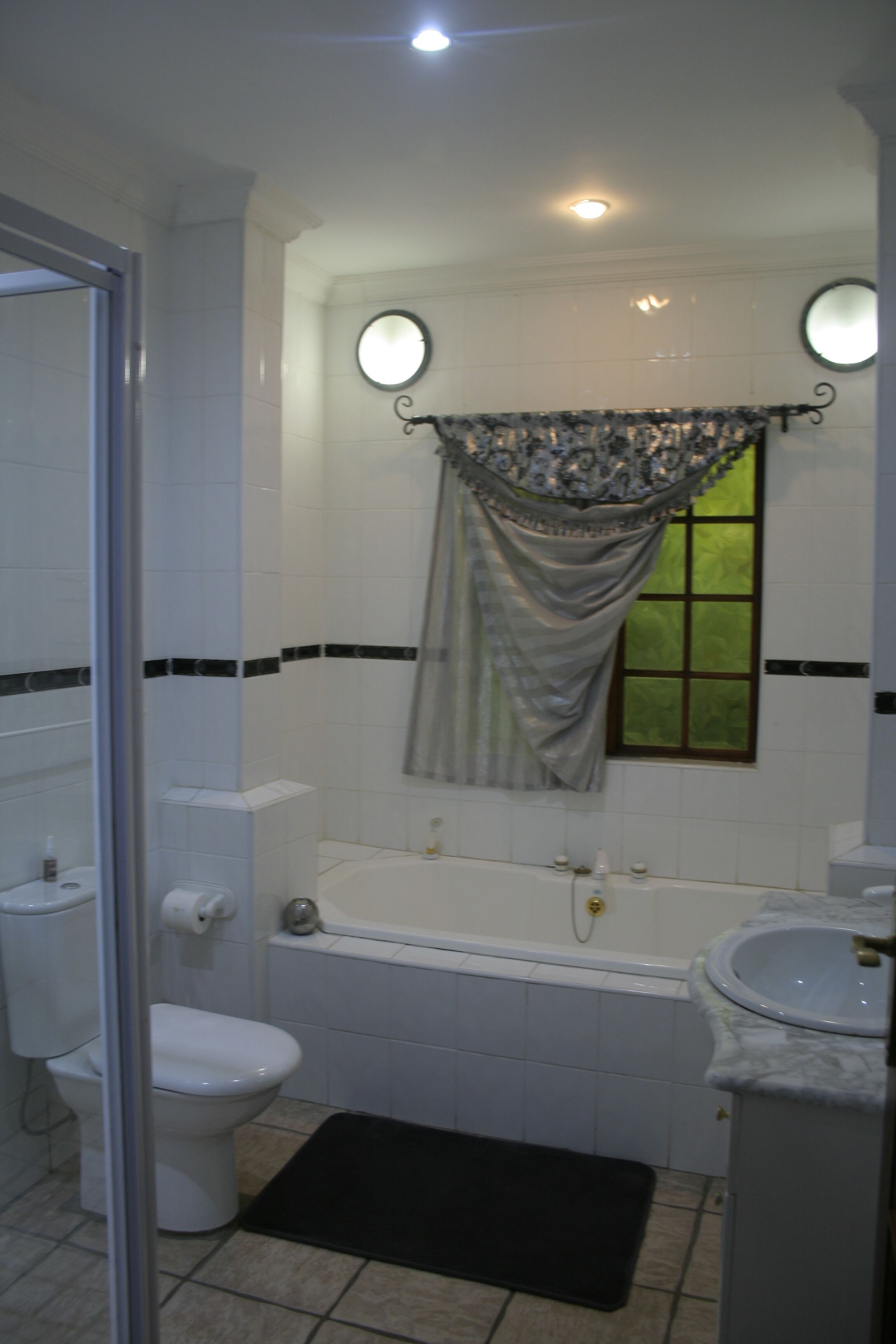 Prinshof Manor Guesthouse 3*