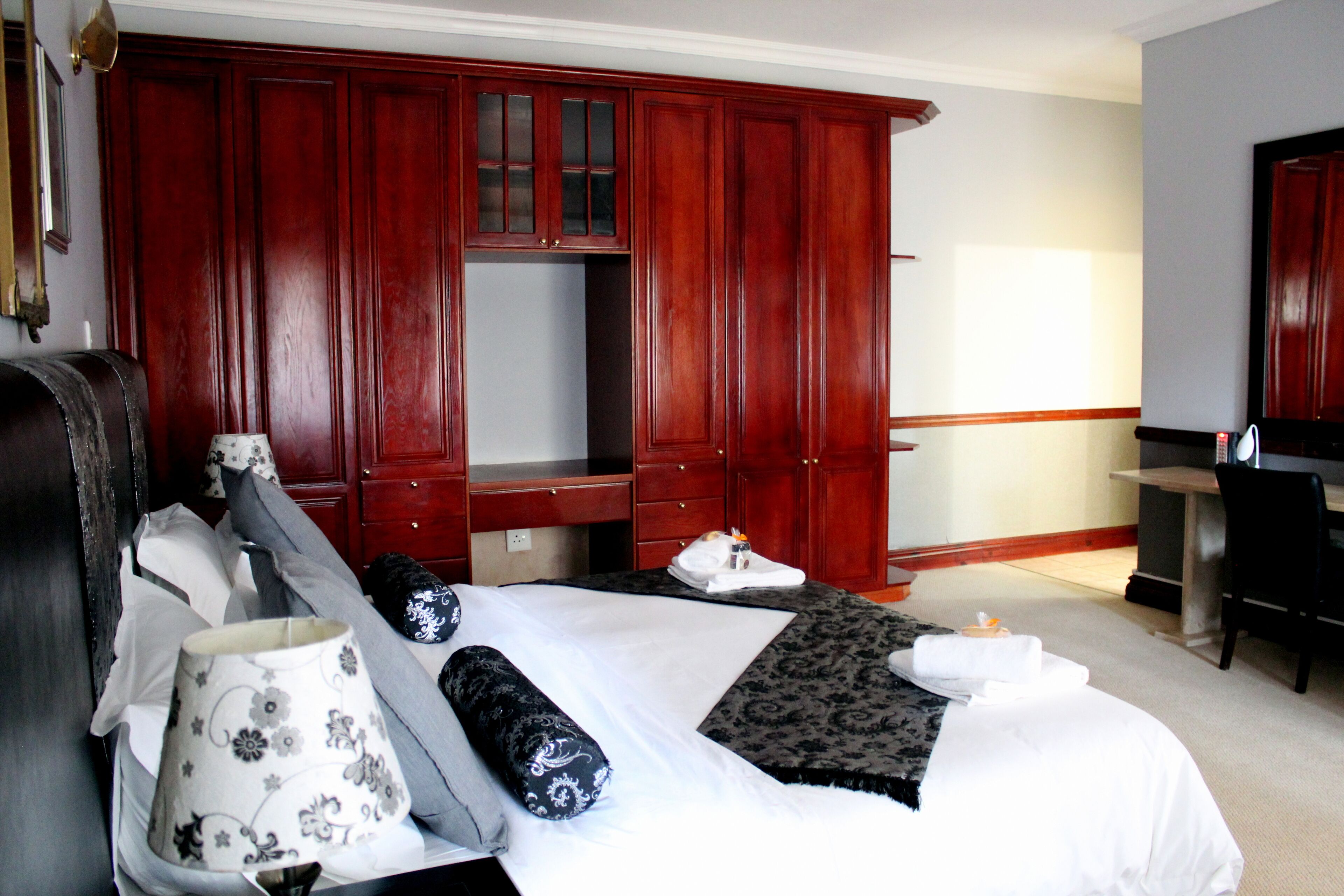 Prinshof Manor Guesthouse 3*