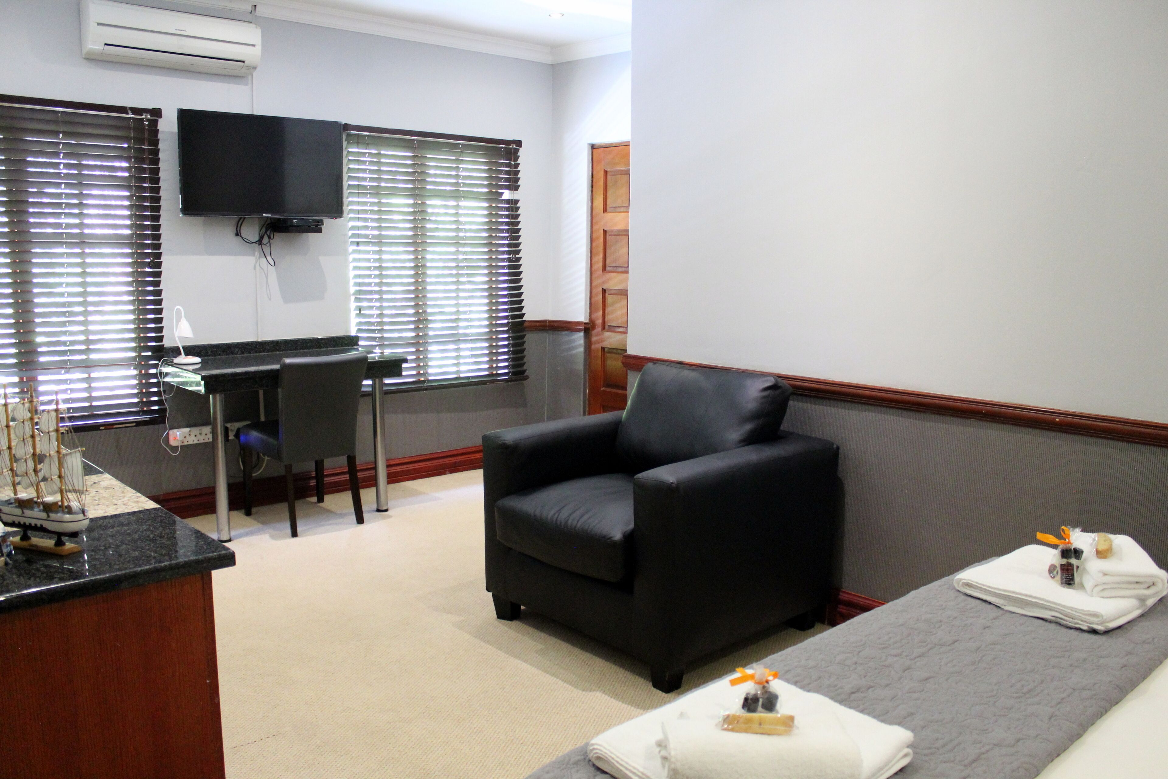 Prinshof Manor Guesthouse 3*