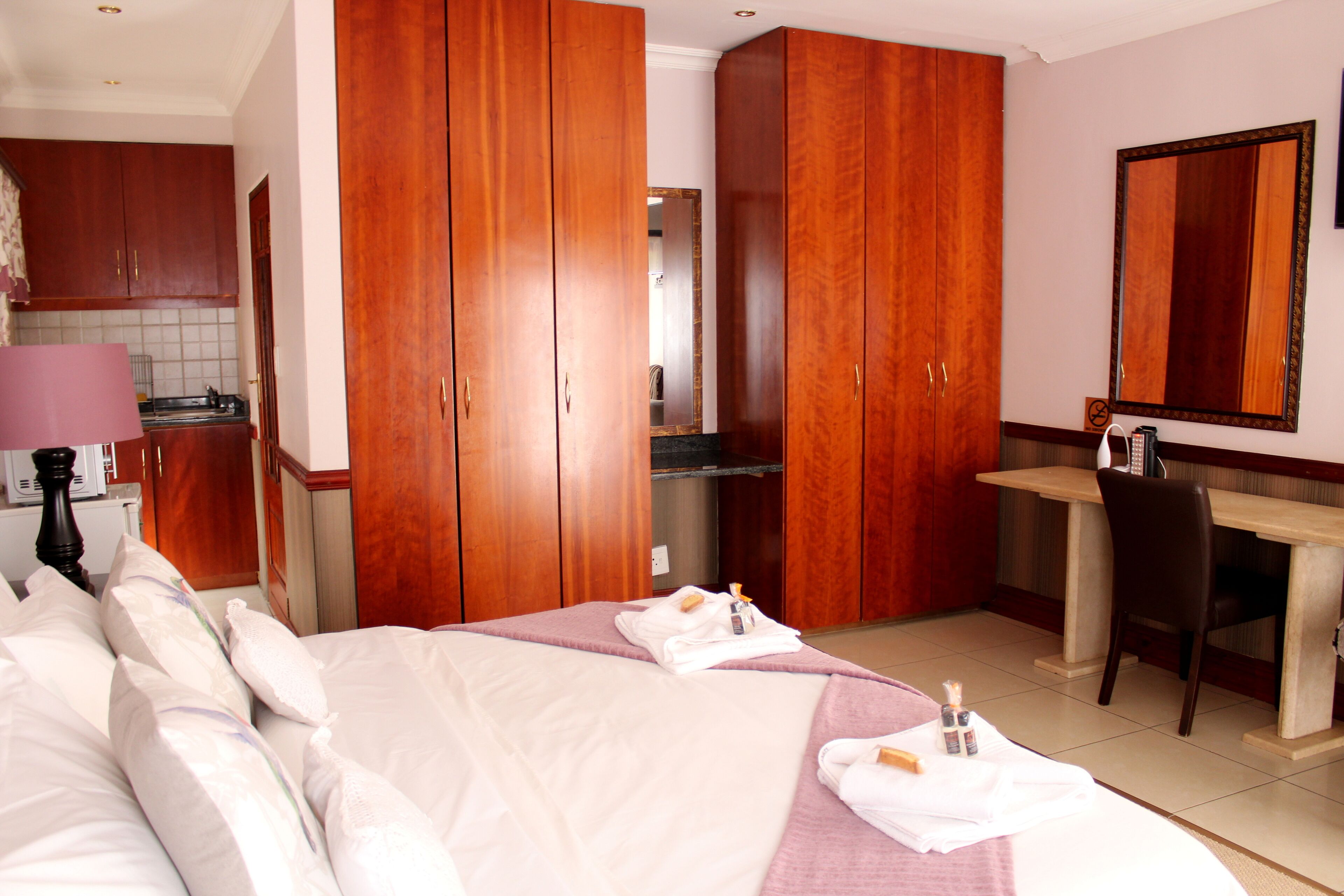 Prinshof Manor Guesthouse 3*