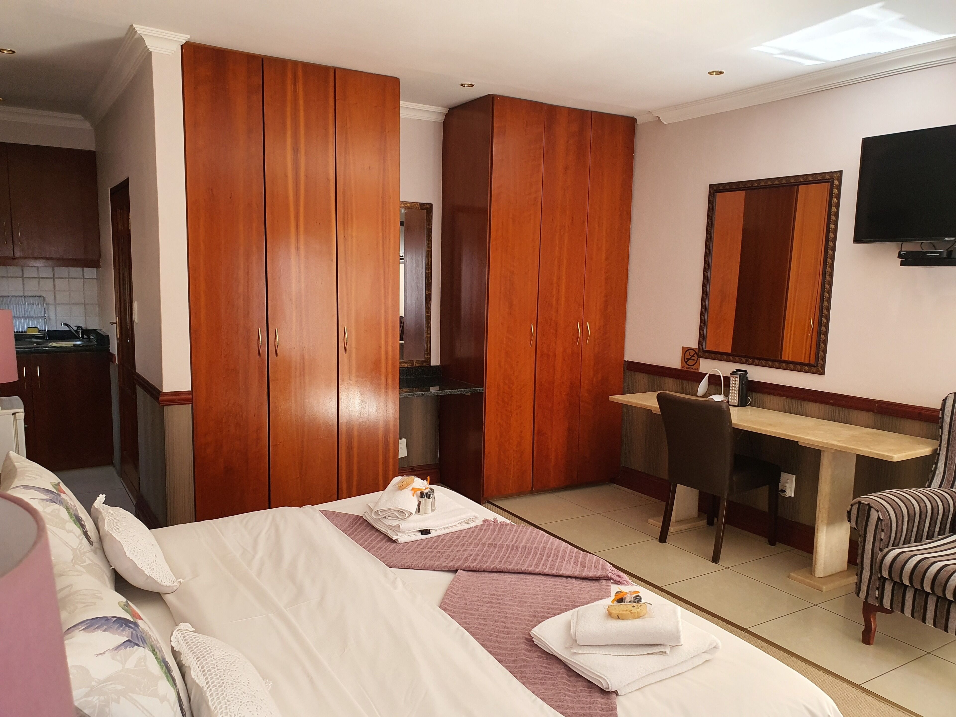 Prinshof Manor Guesthouse 3*