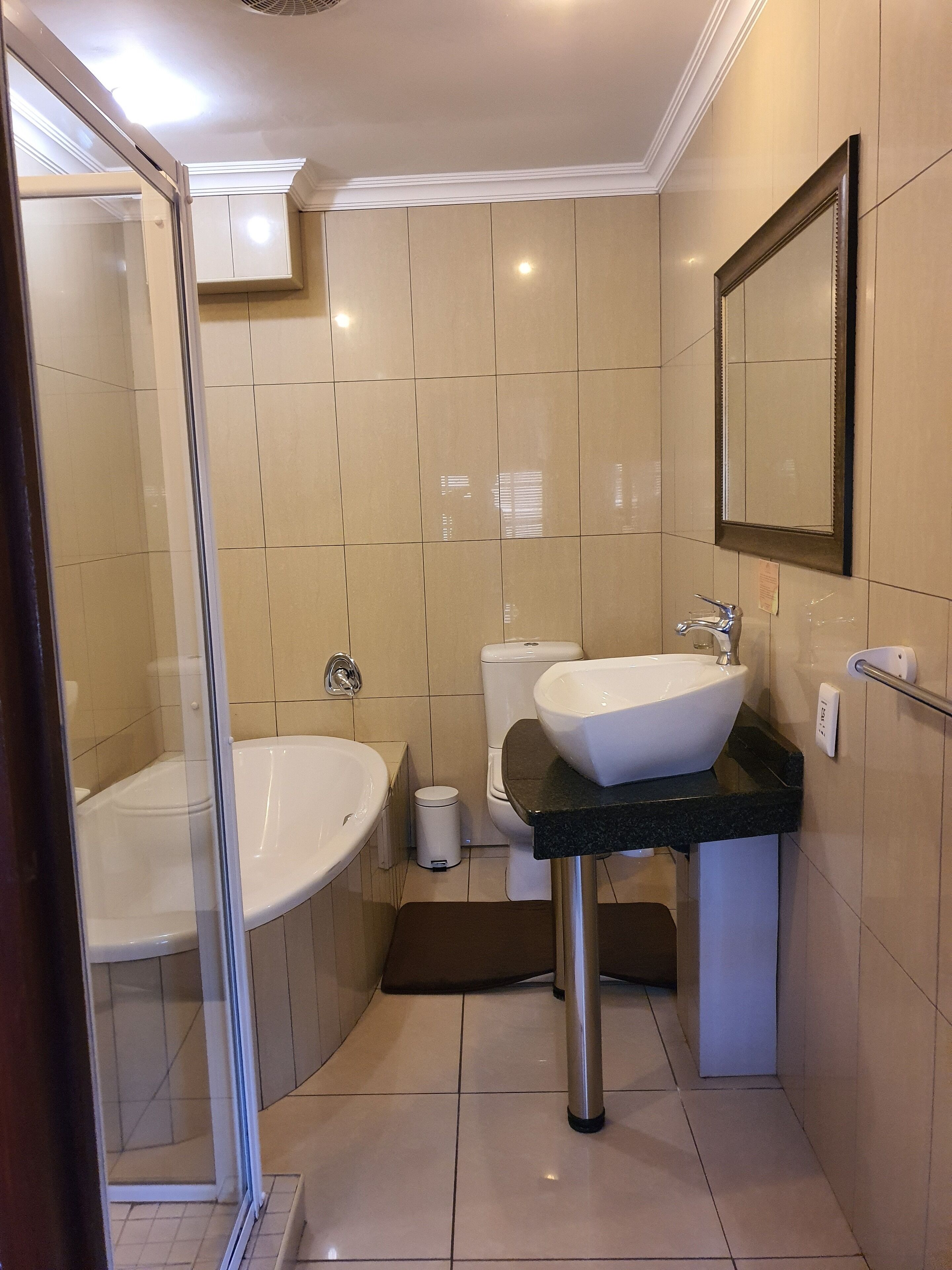 Prinshof Manor Guesthouse 3*