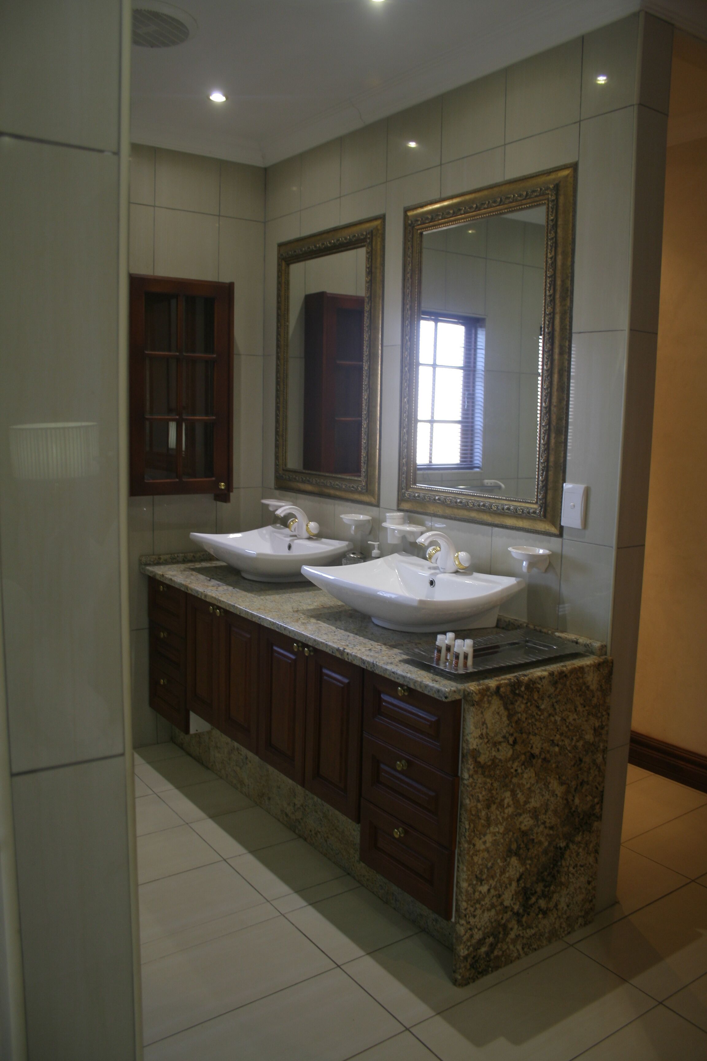 Prinshof Manor Guesthouse 3*