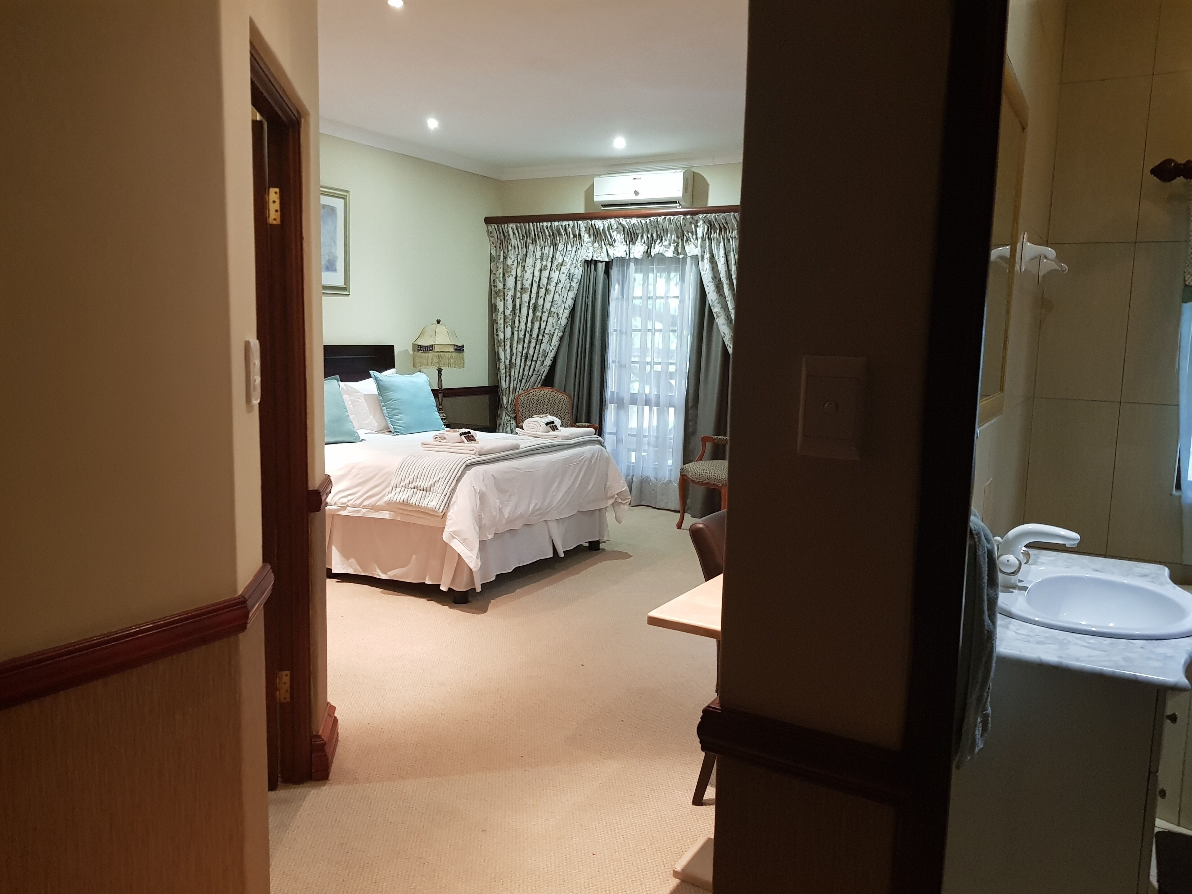 Prinshof Manor Guesthouse 3*