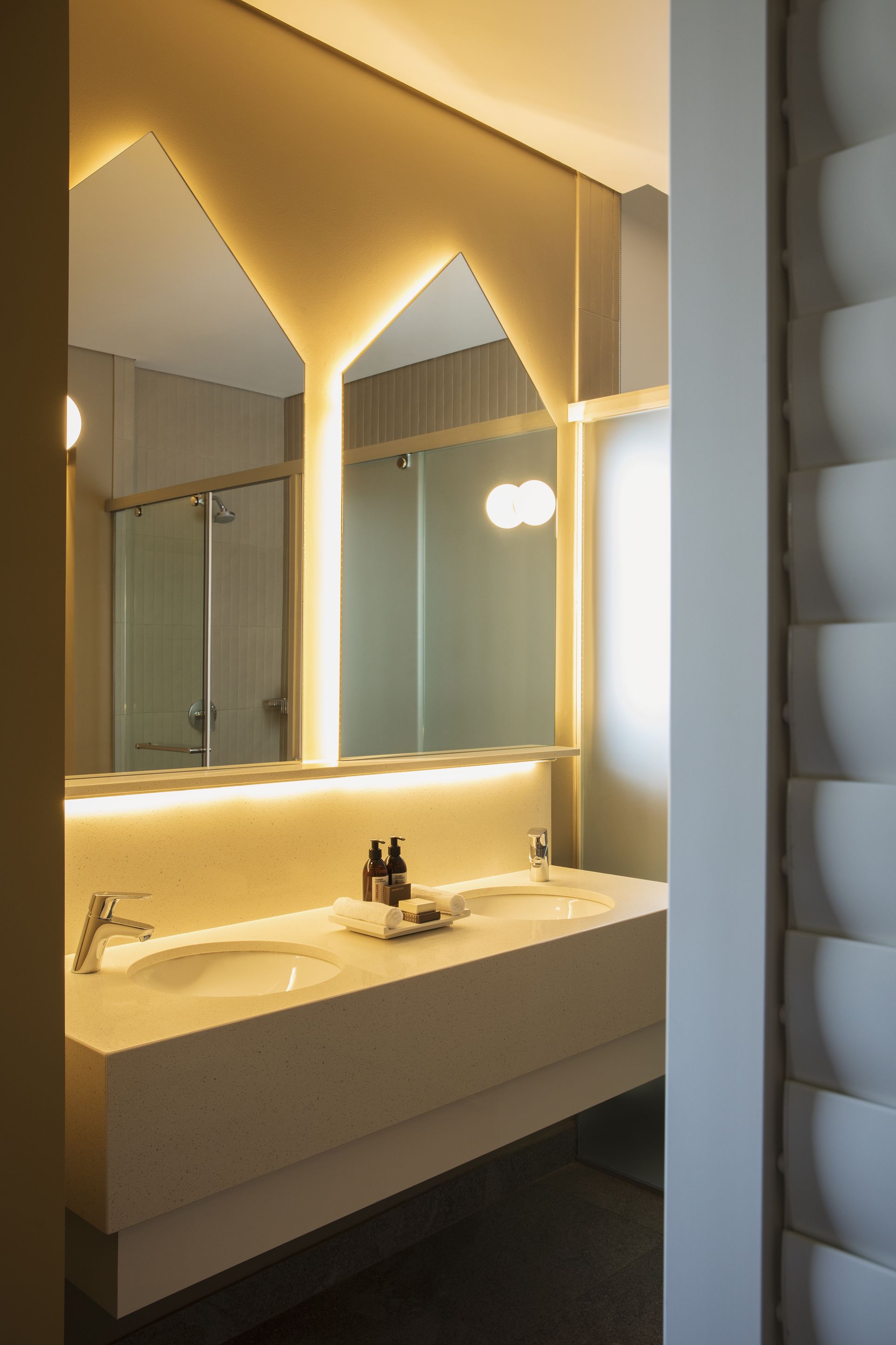 Home Suite Hotels Rosebank 4*