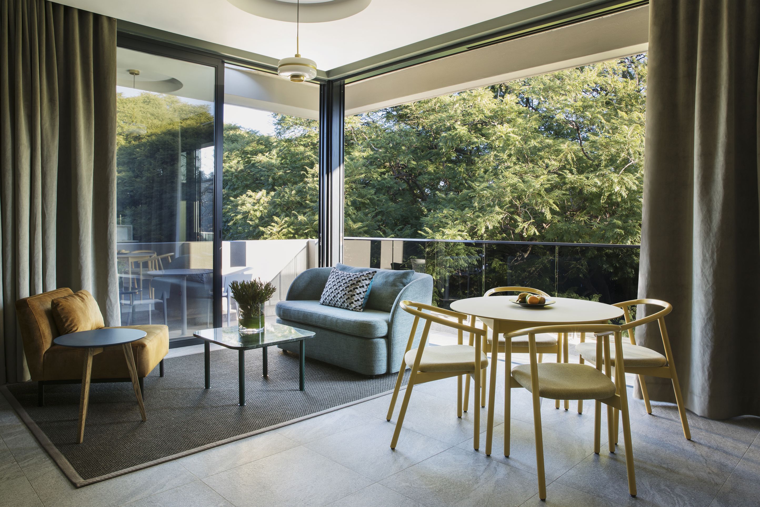 Home Suite Hotels Rosebank 4*