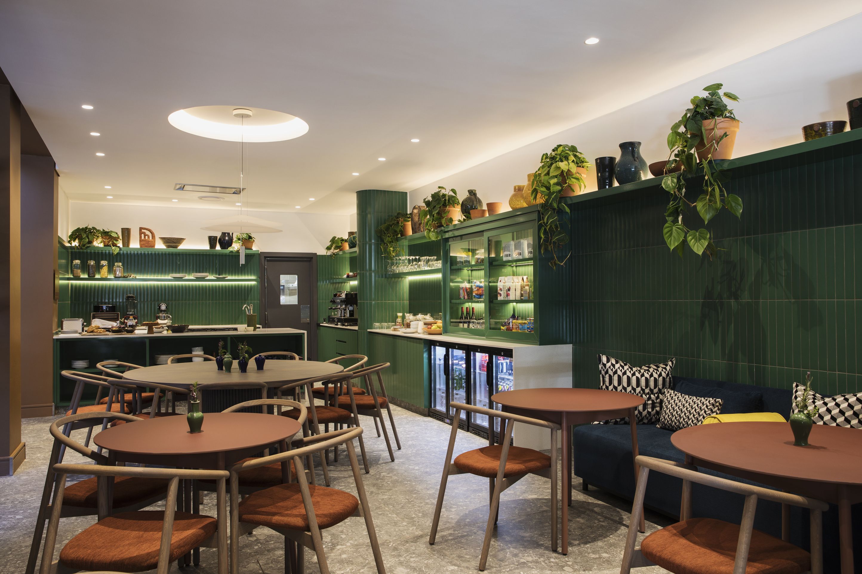 Home Suite Hotels Rosebank 4*