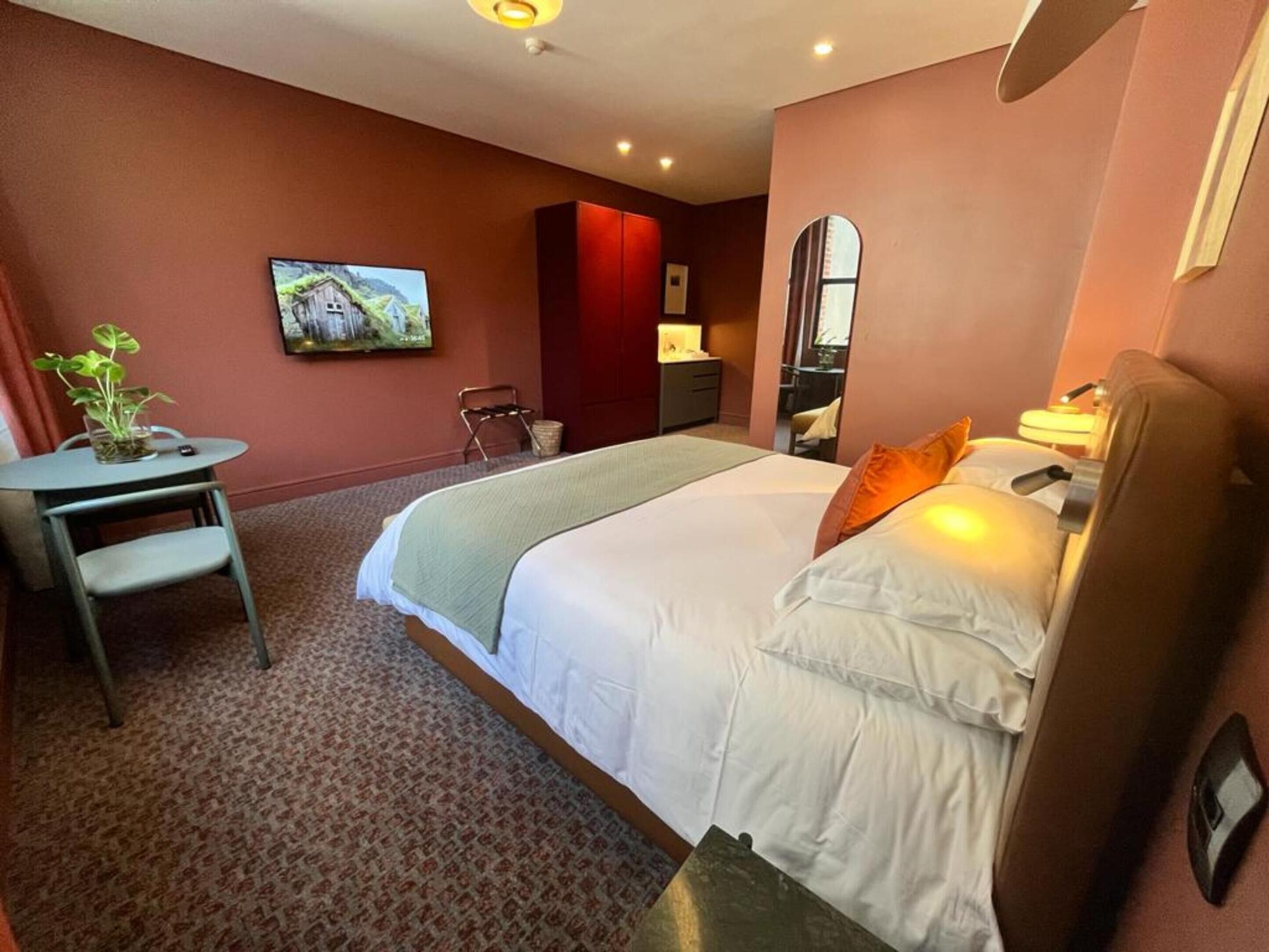Home Suite Hotels Rosebank 4*