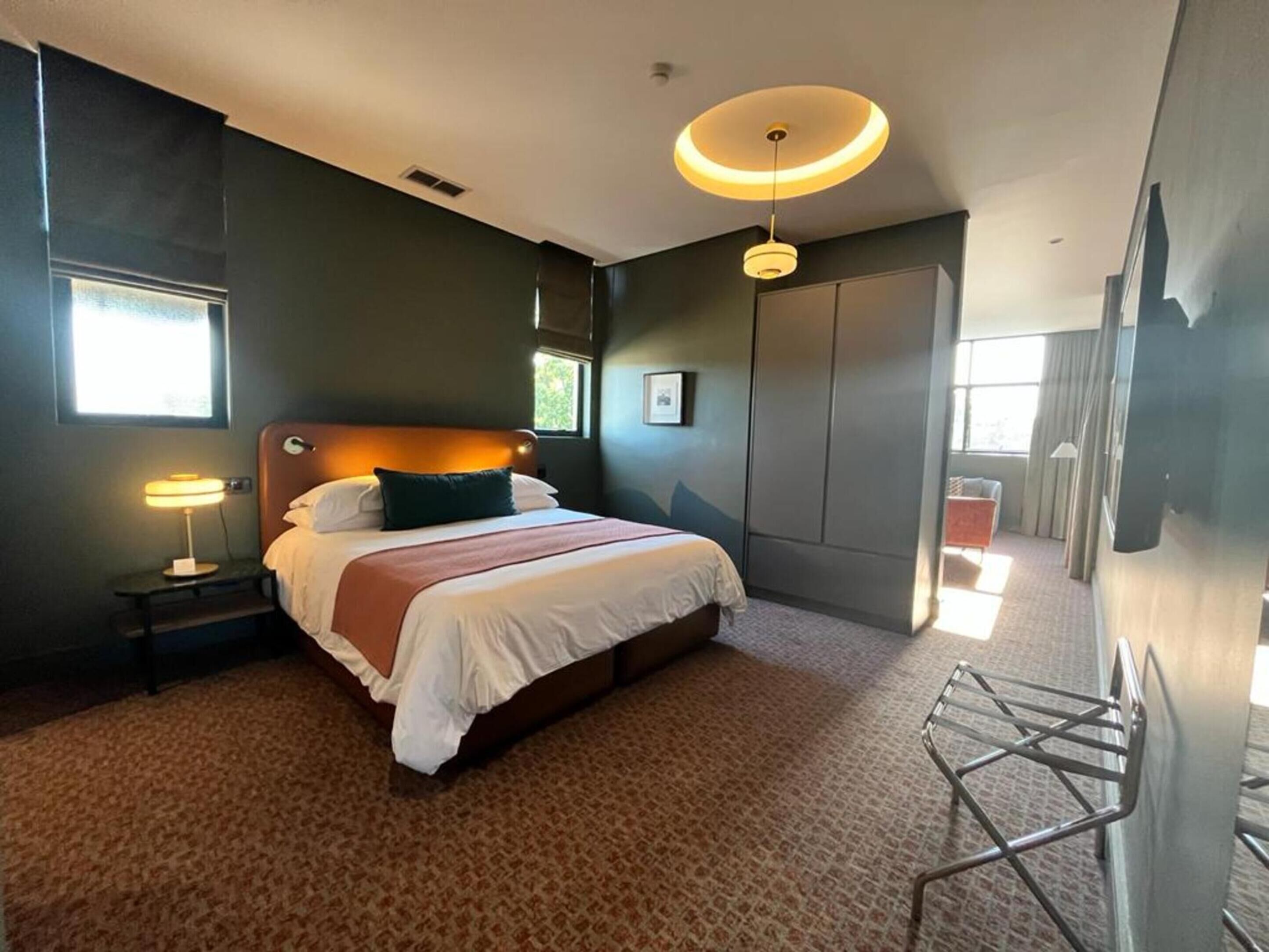Home Suite Hotels Rosebank 4*