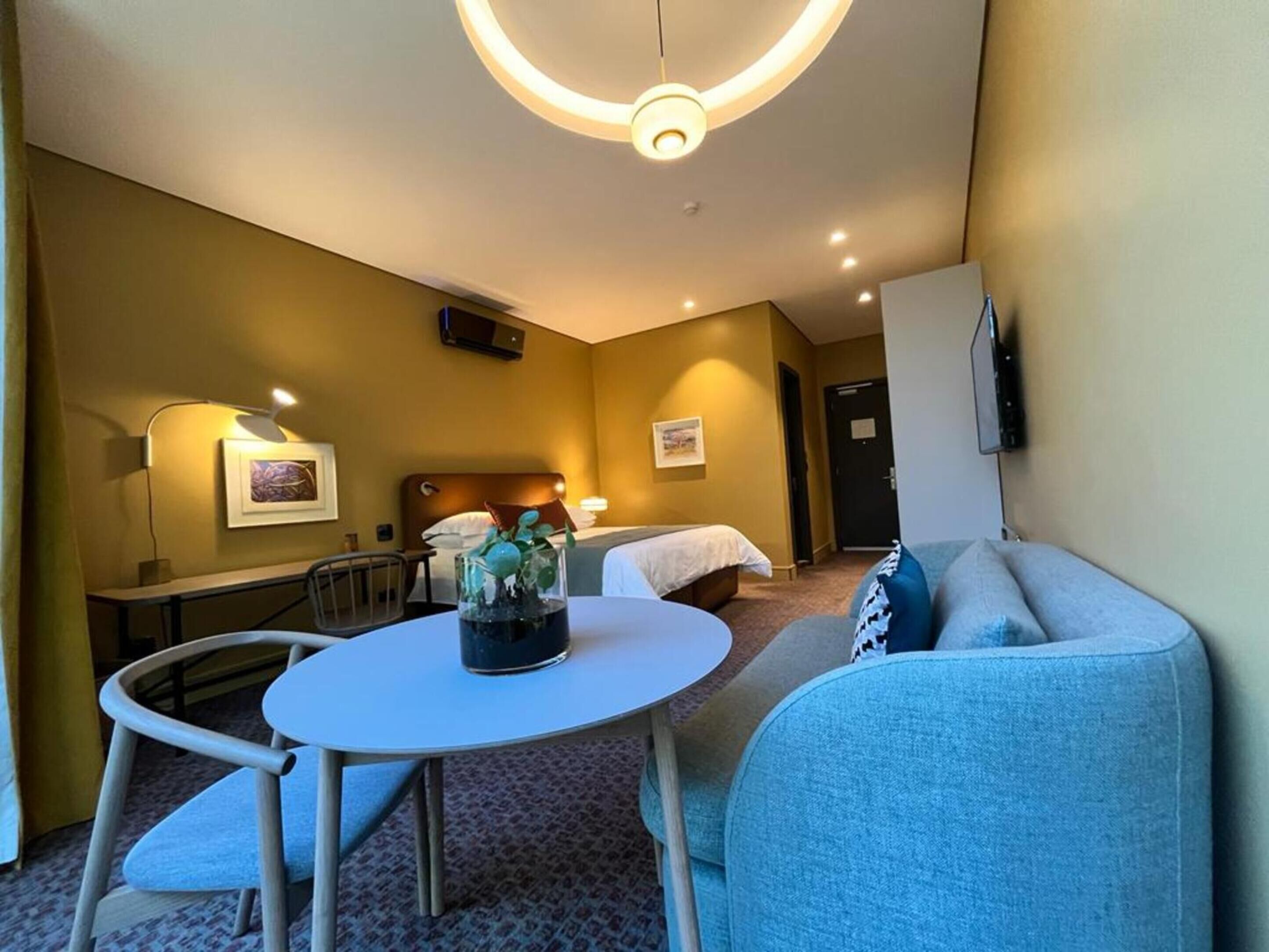 Home Suite Hotels Rosebank 4*
