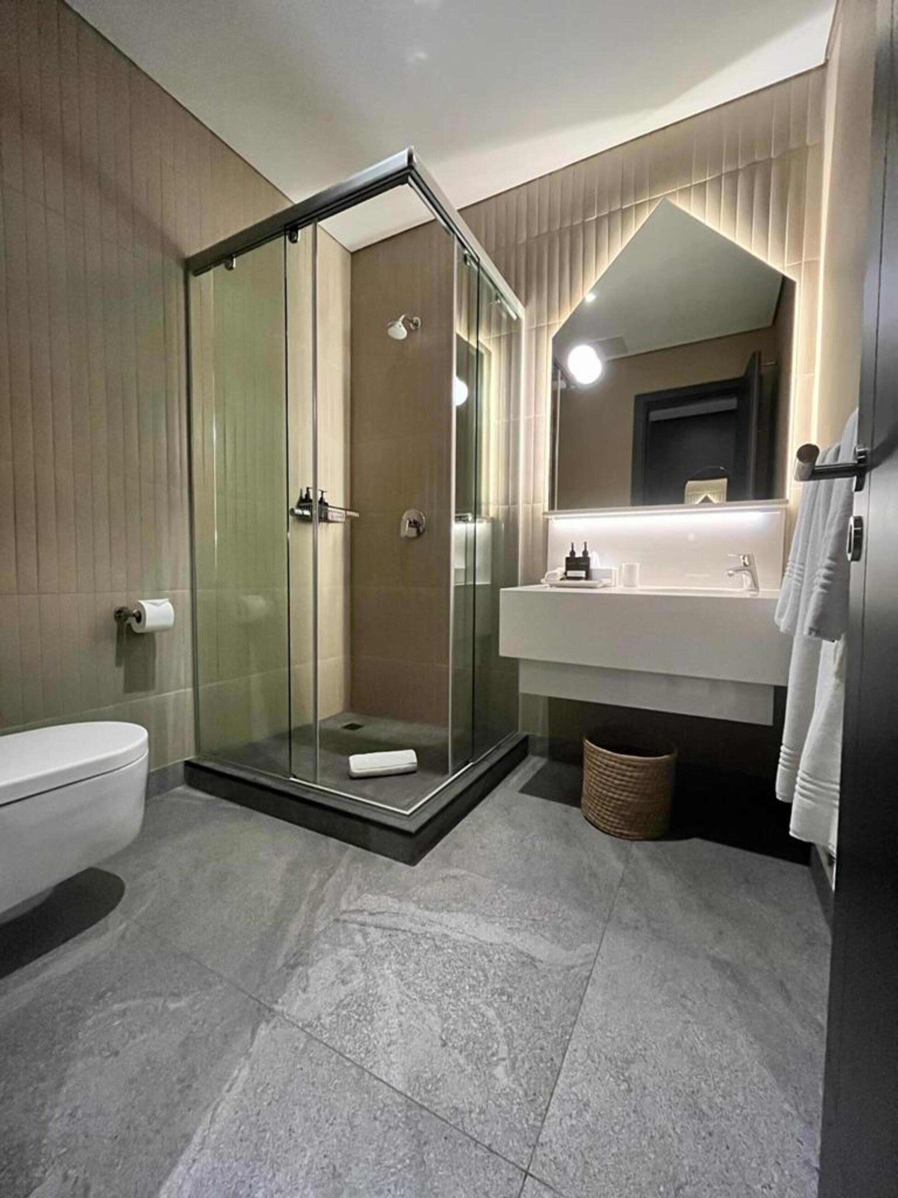 Home Suite Hotels Rosebank 4*