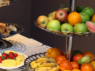 Emakhosini Hotel on East 3*