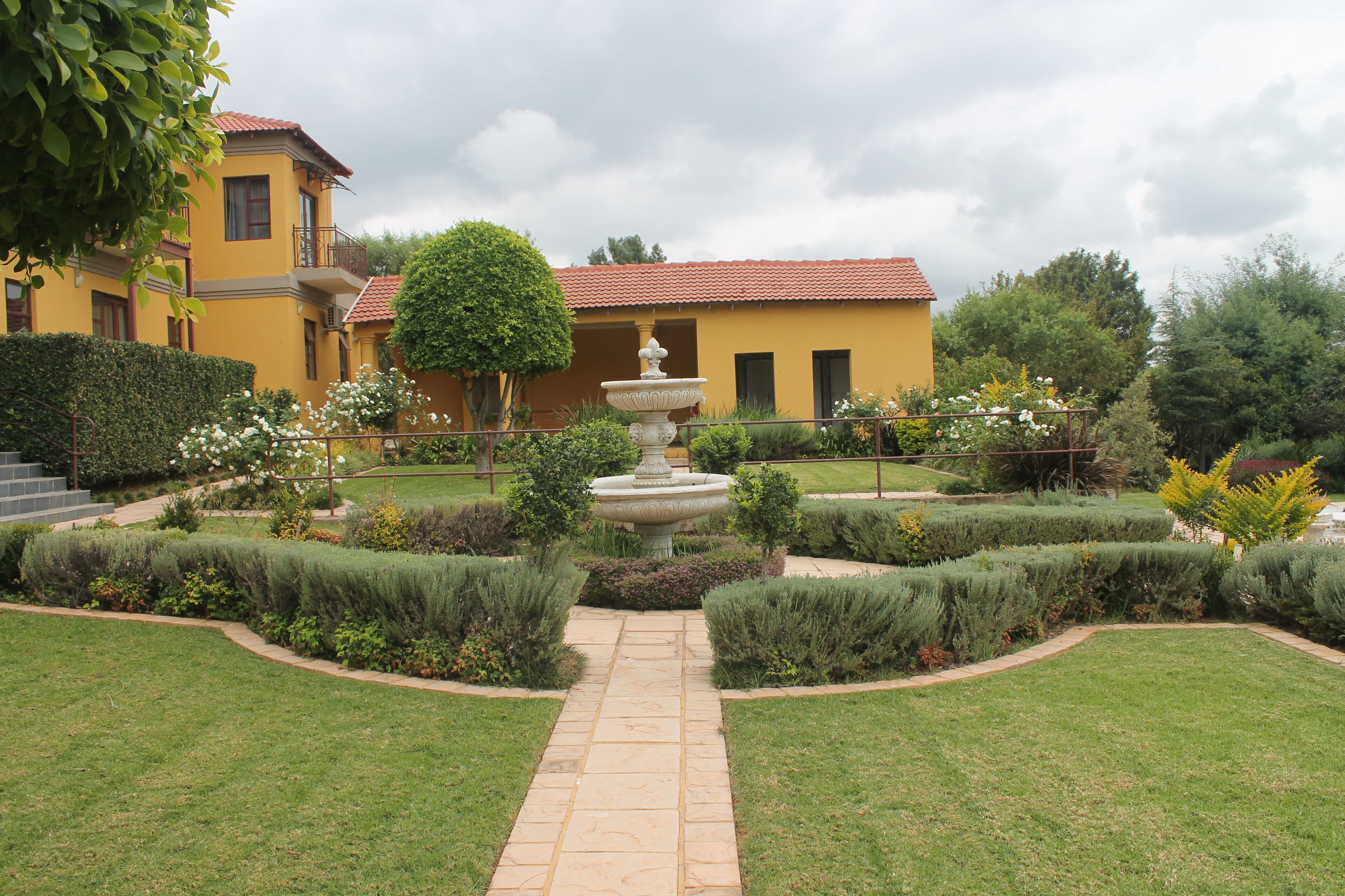 Cradle Mount Hotel & Conference Centre 0*
