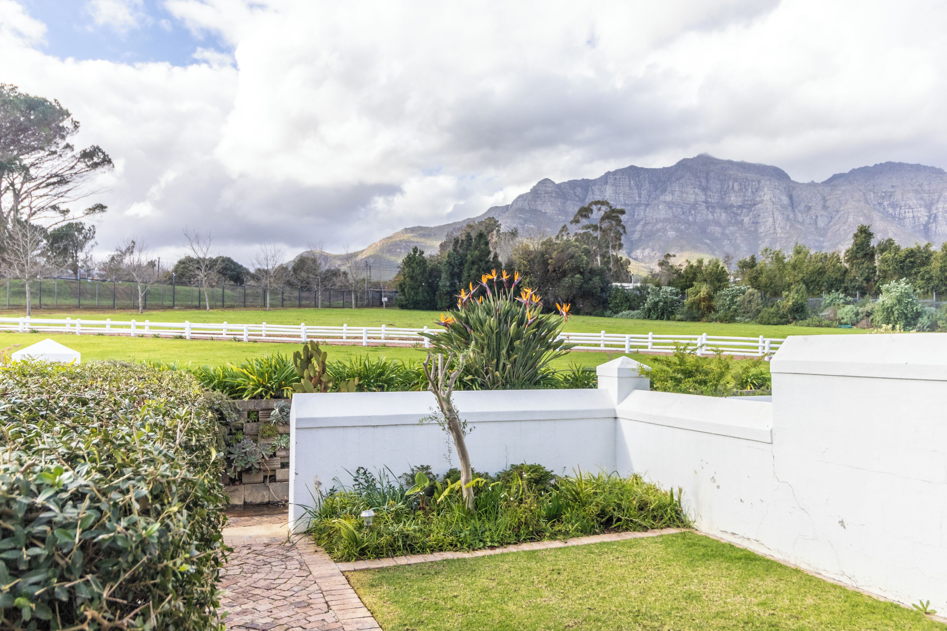 Sunset Farm Stellenbosch 4*