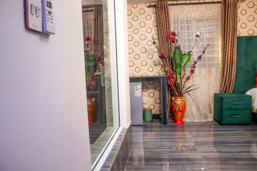 Gold Crown international Hotel 0*