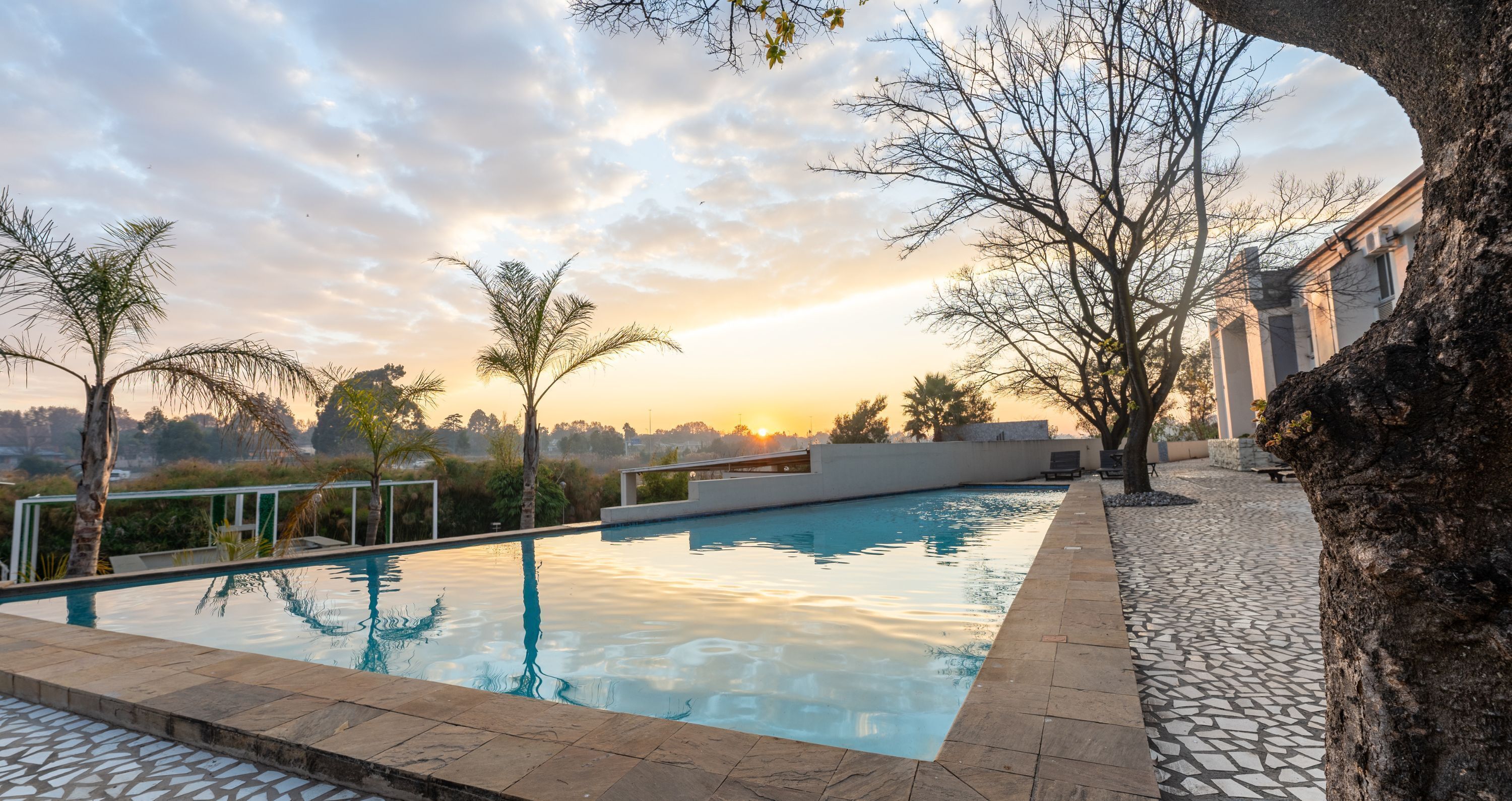 ANEW Hotel & Convention Centre OR Tambo 4*