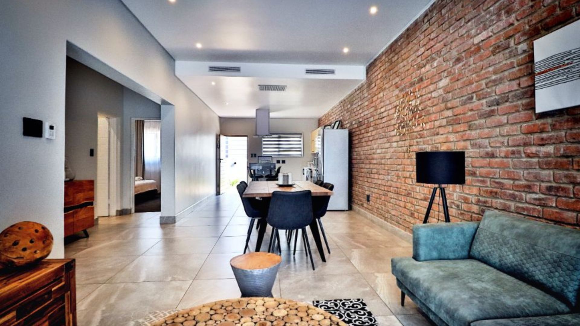 ANEW Hotel & Convention Centre OR Tambo 4*