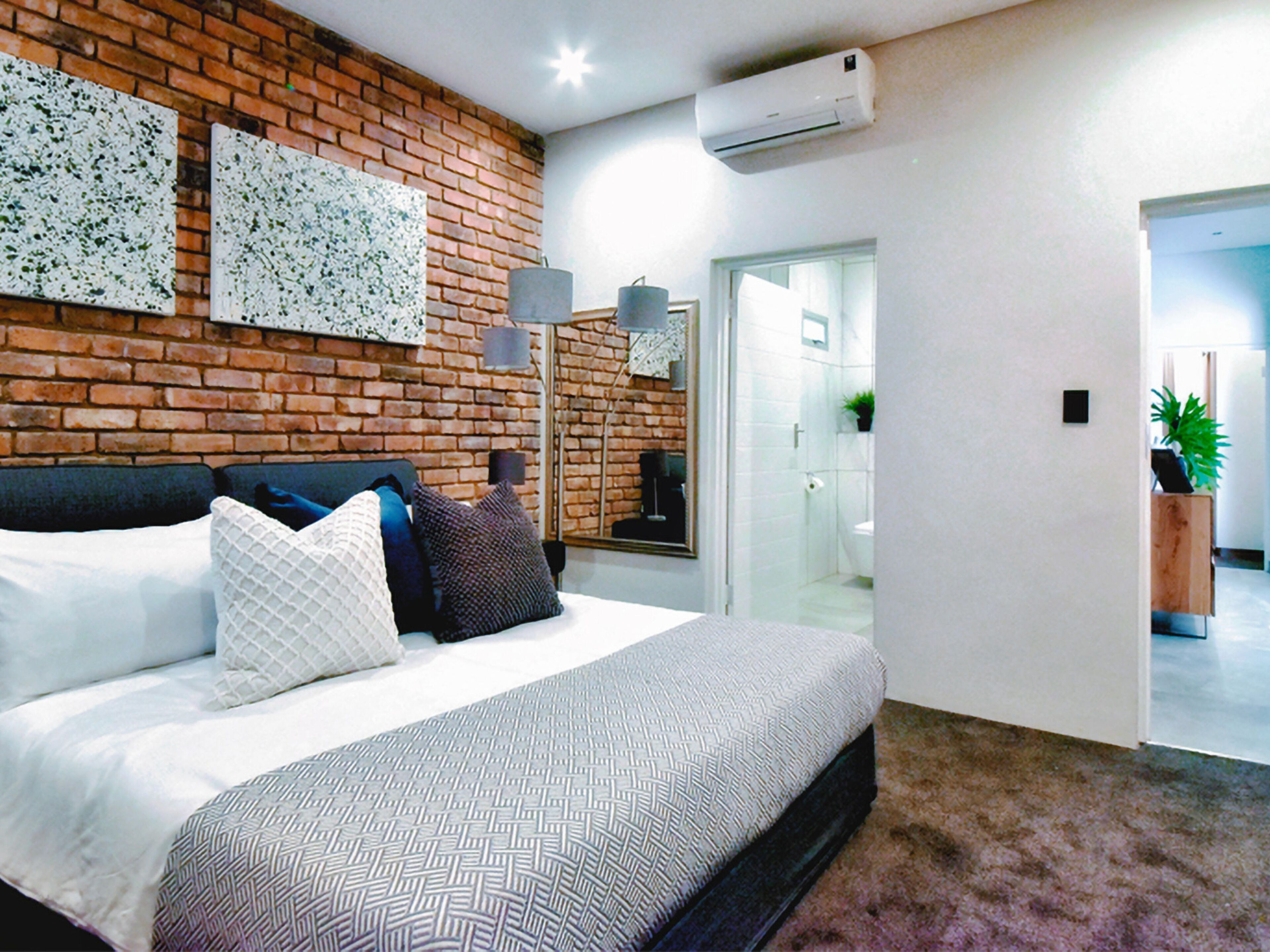 ANEW Hotel & Convention Centre OR Tambo 4*