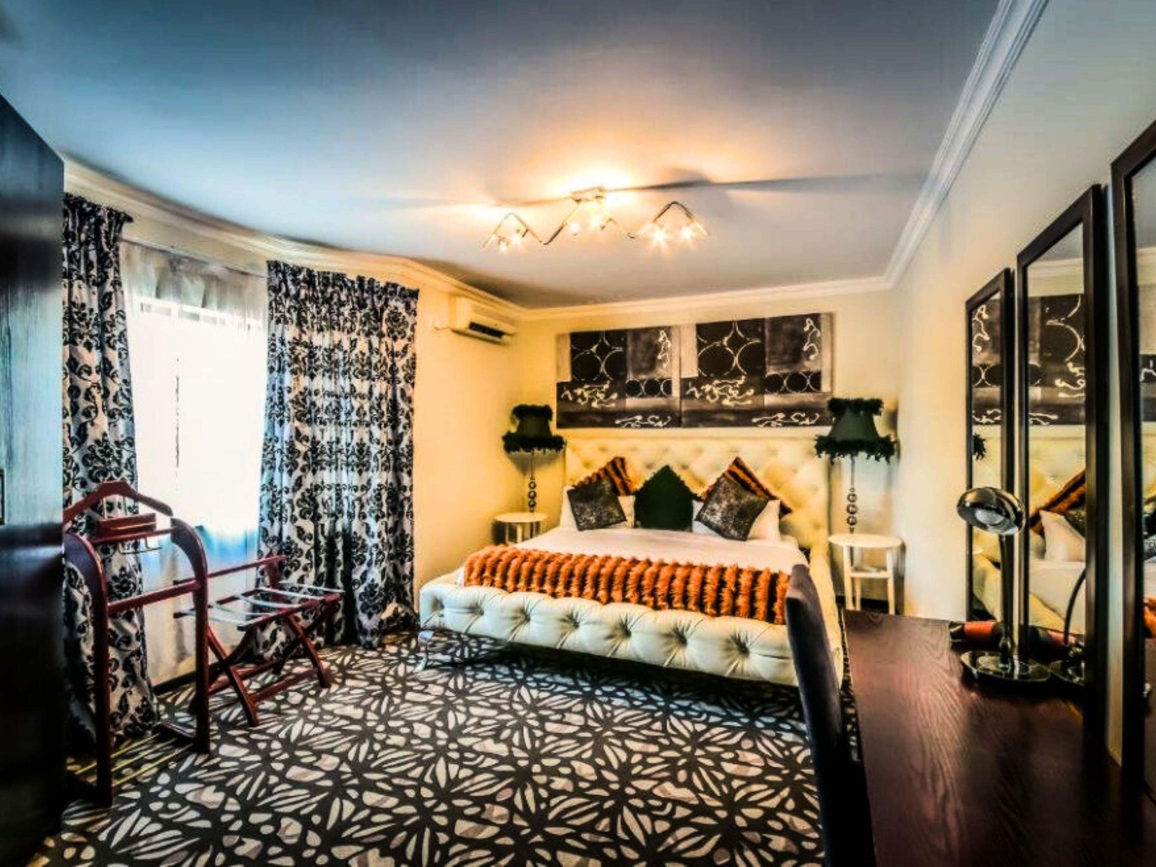 ANEW Hotel & Convention Centre OR Tambo 4*