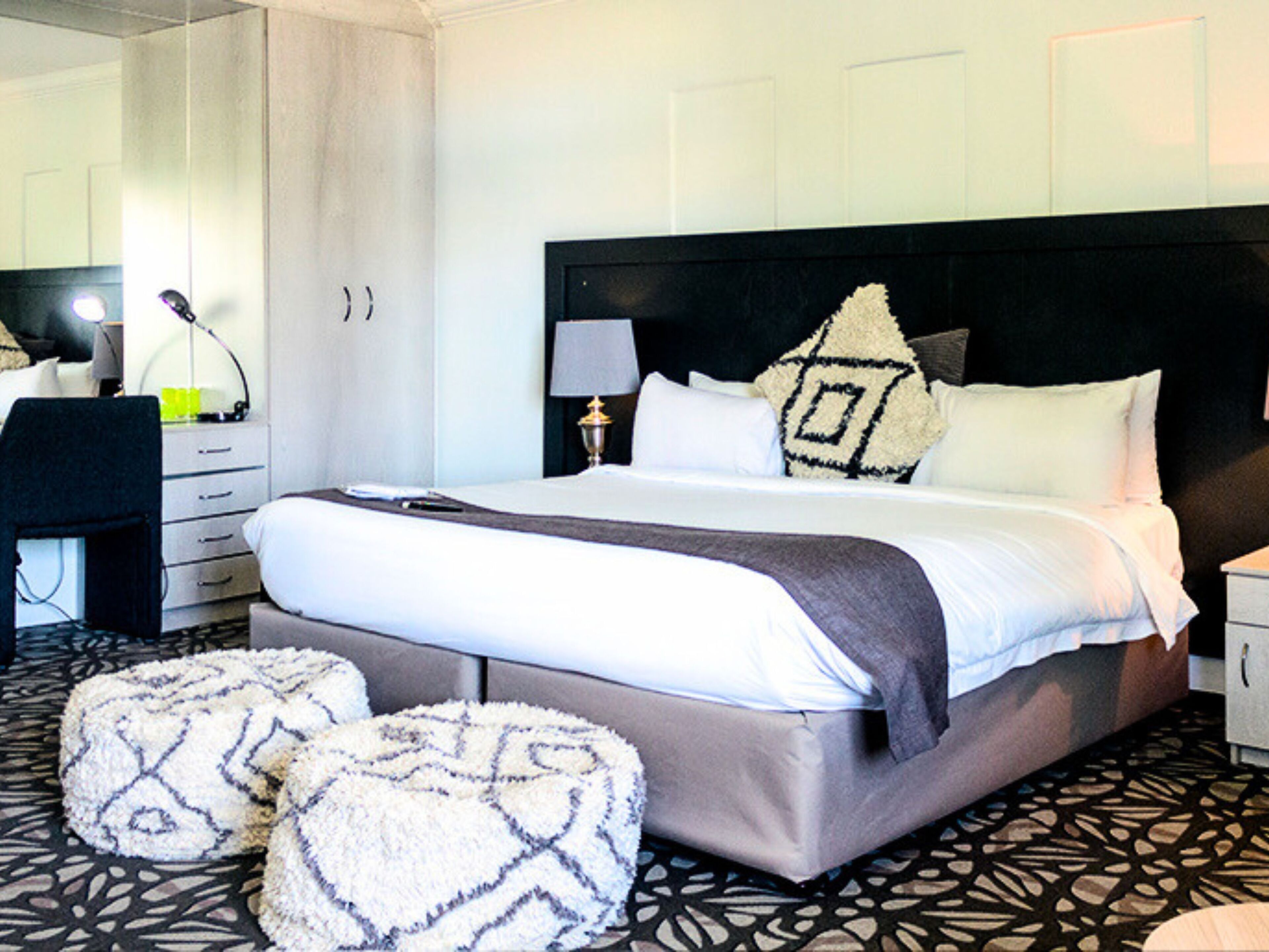ANEW Hotel & Convention Centre OR Tambo 4*