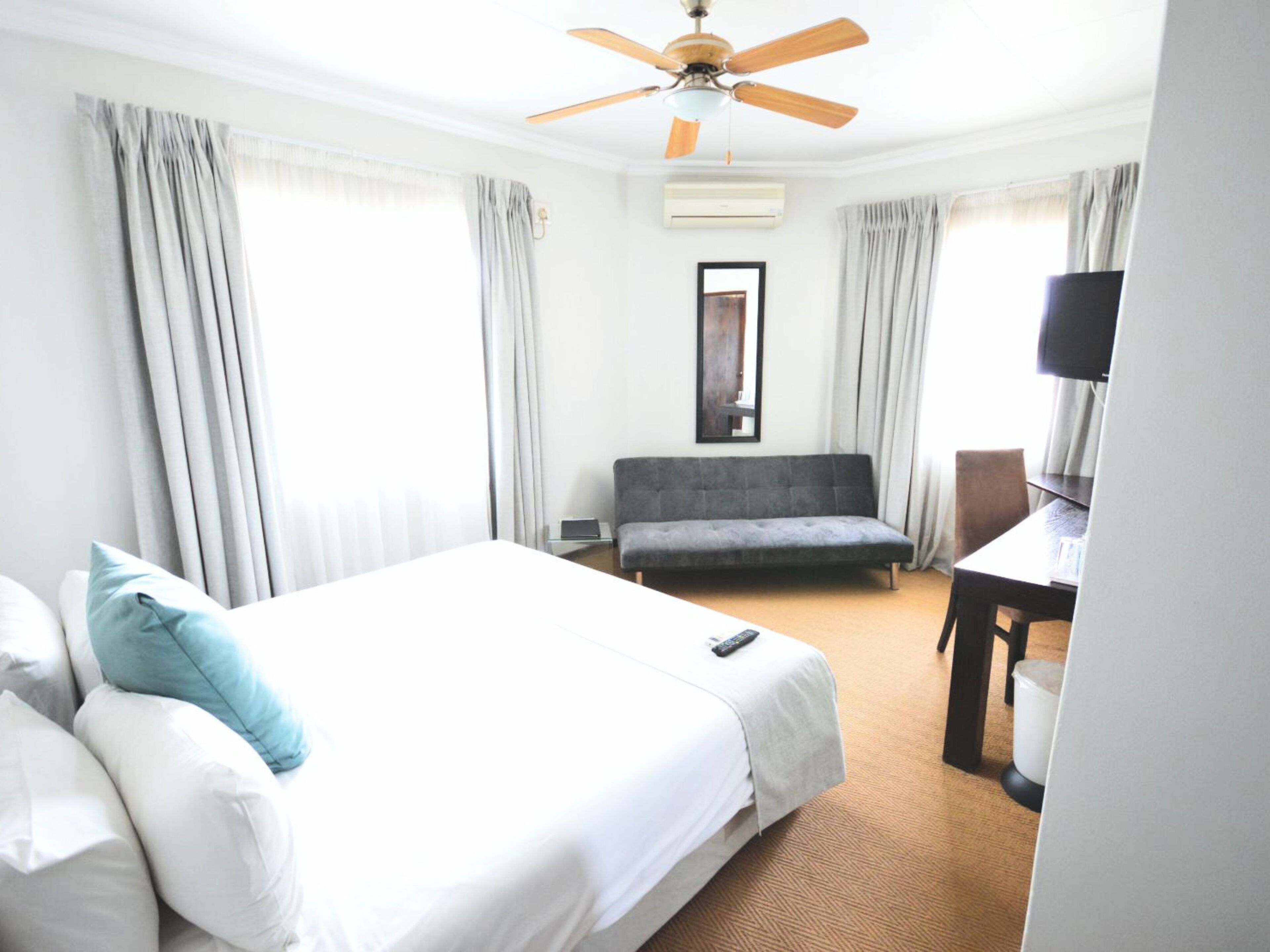 ANEW Hotel & Convention Centre OR Tambo 4*