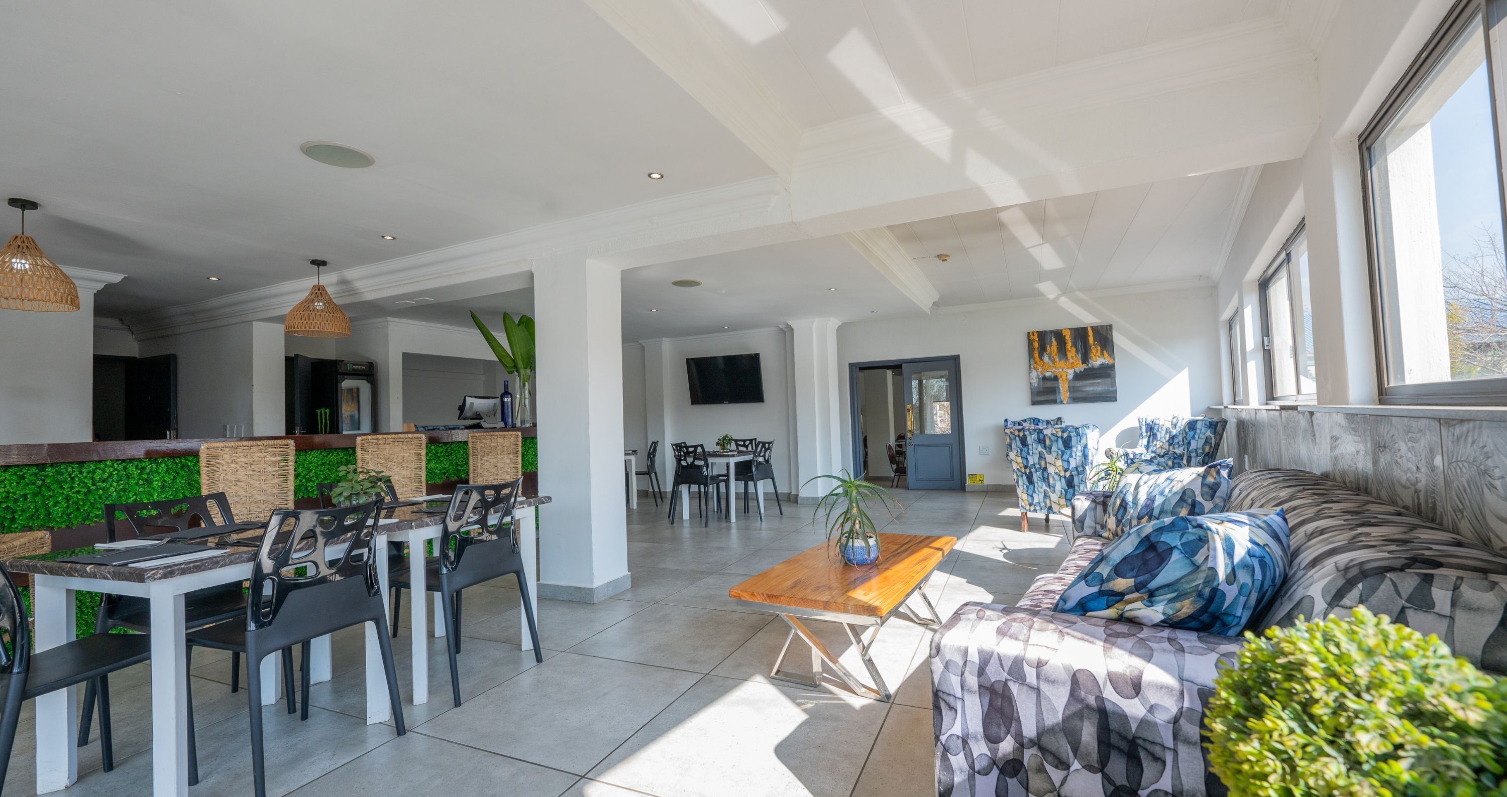 ANEW Hotel & Convention Centre OR Tambo 4*