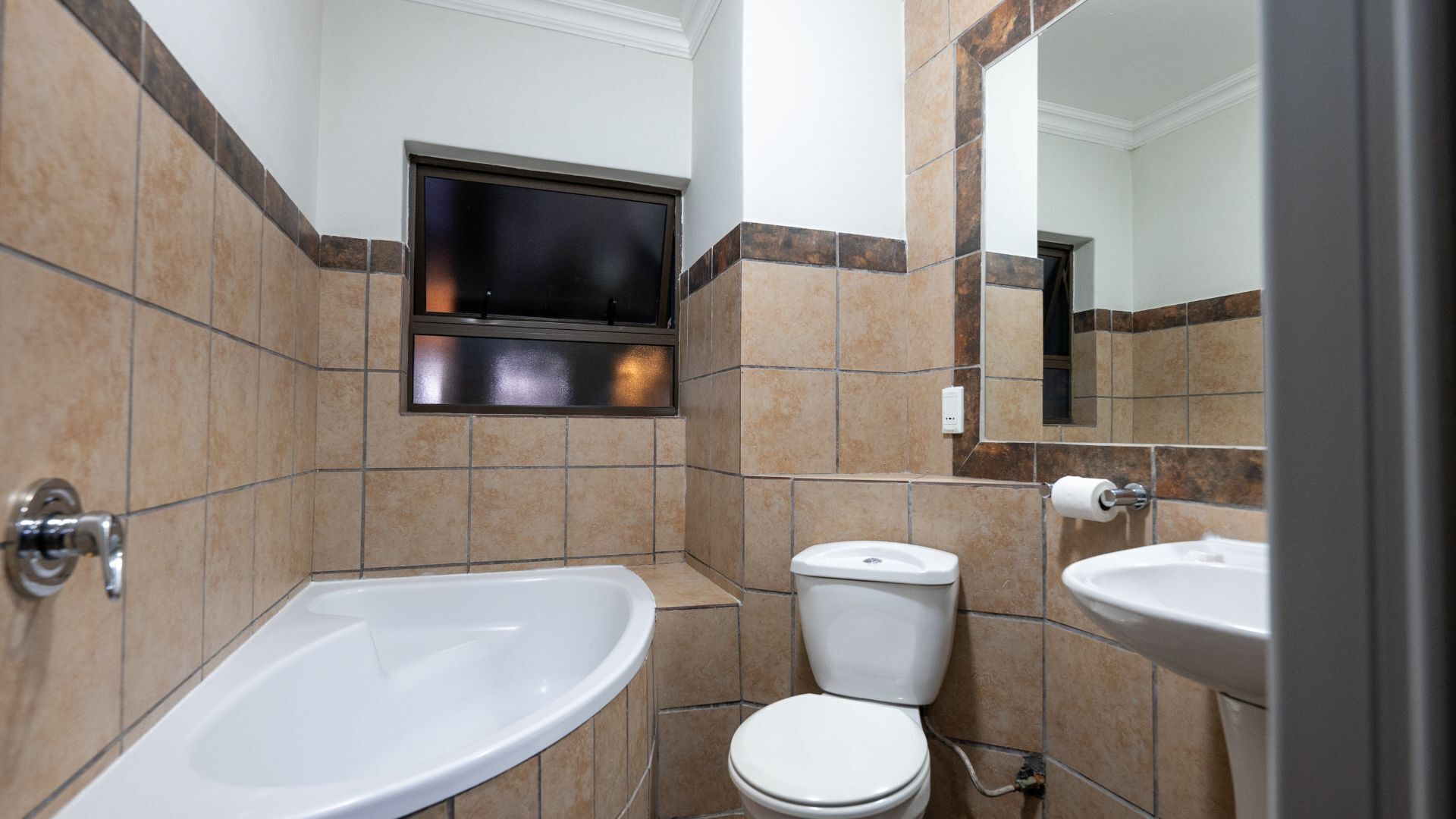 ANEW Hotel & Convention Centre OR Tambo 4*