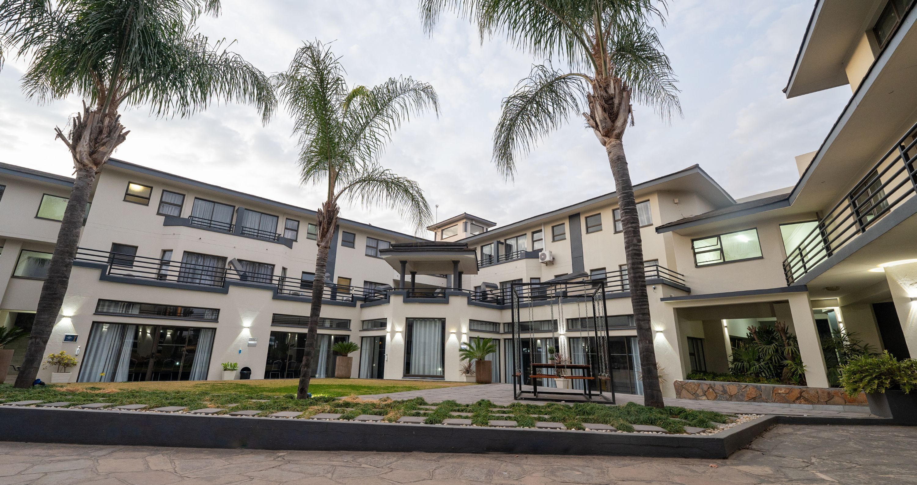 ANEW Hotel & Convention Centre OR Tambo 4*