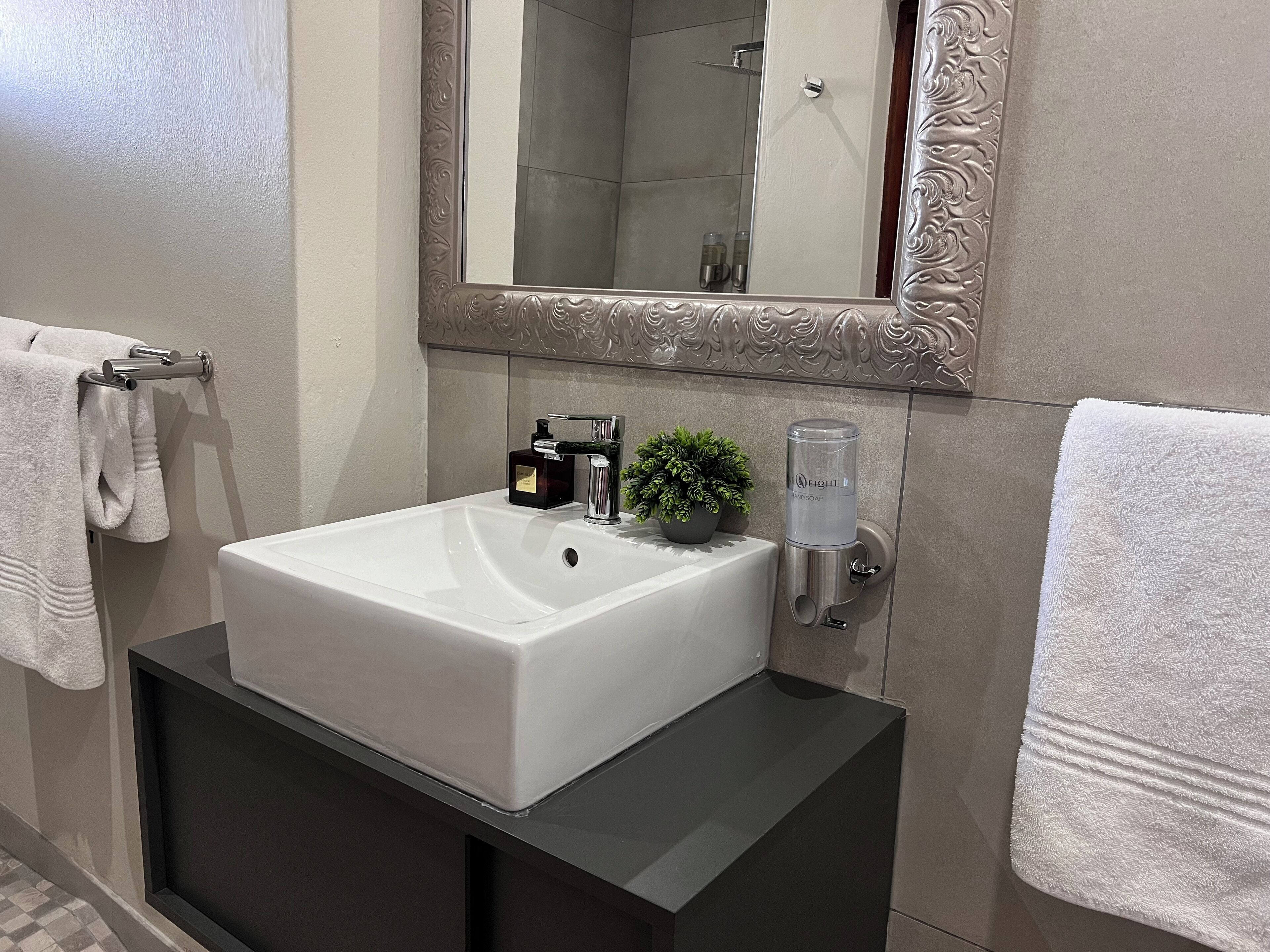 ONE O EIGHT BOUTIQUE HOTEL 4*