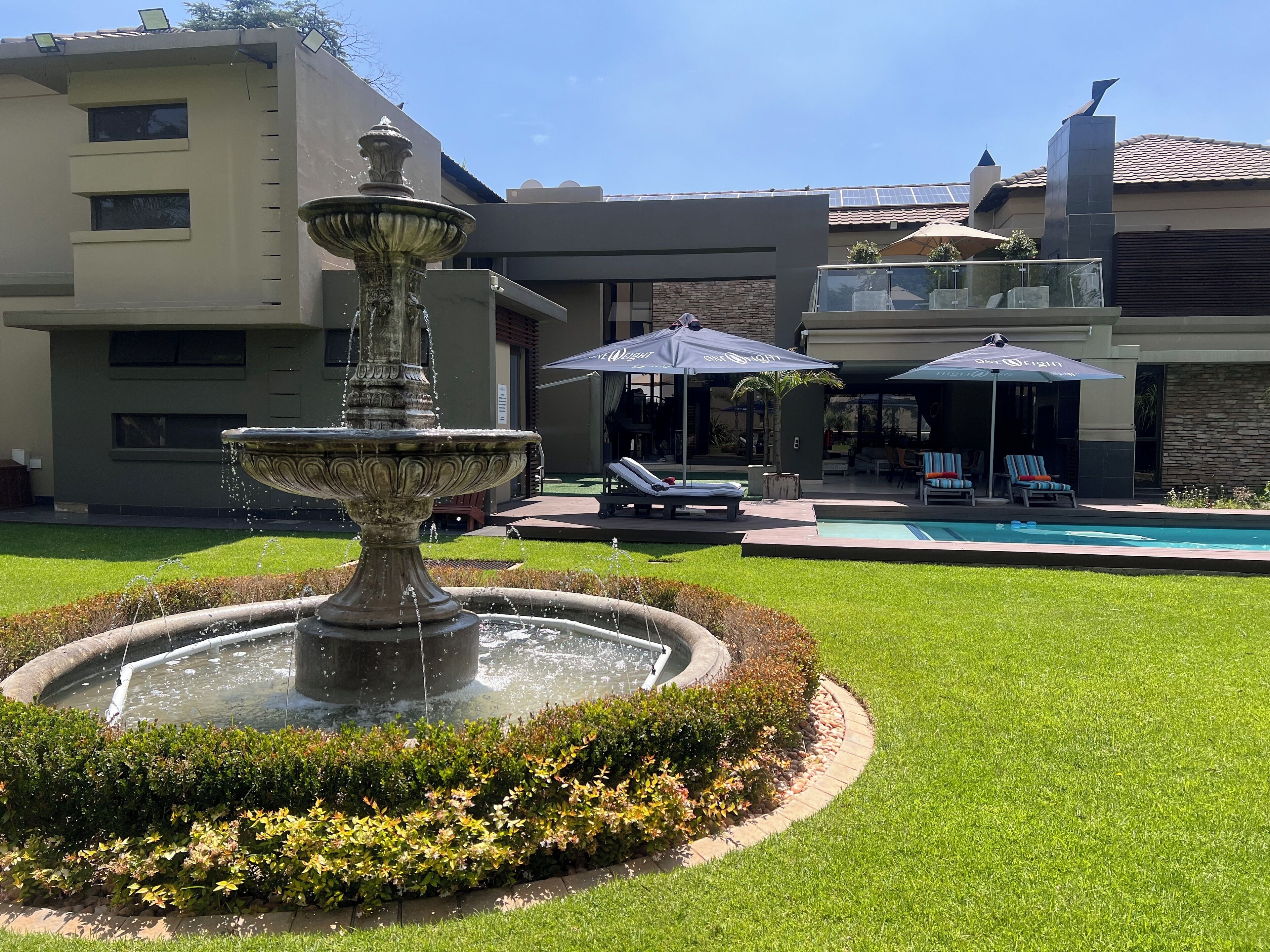 ONE O EIGHT BOUTIQUE HOTEL 4*