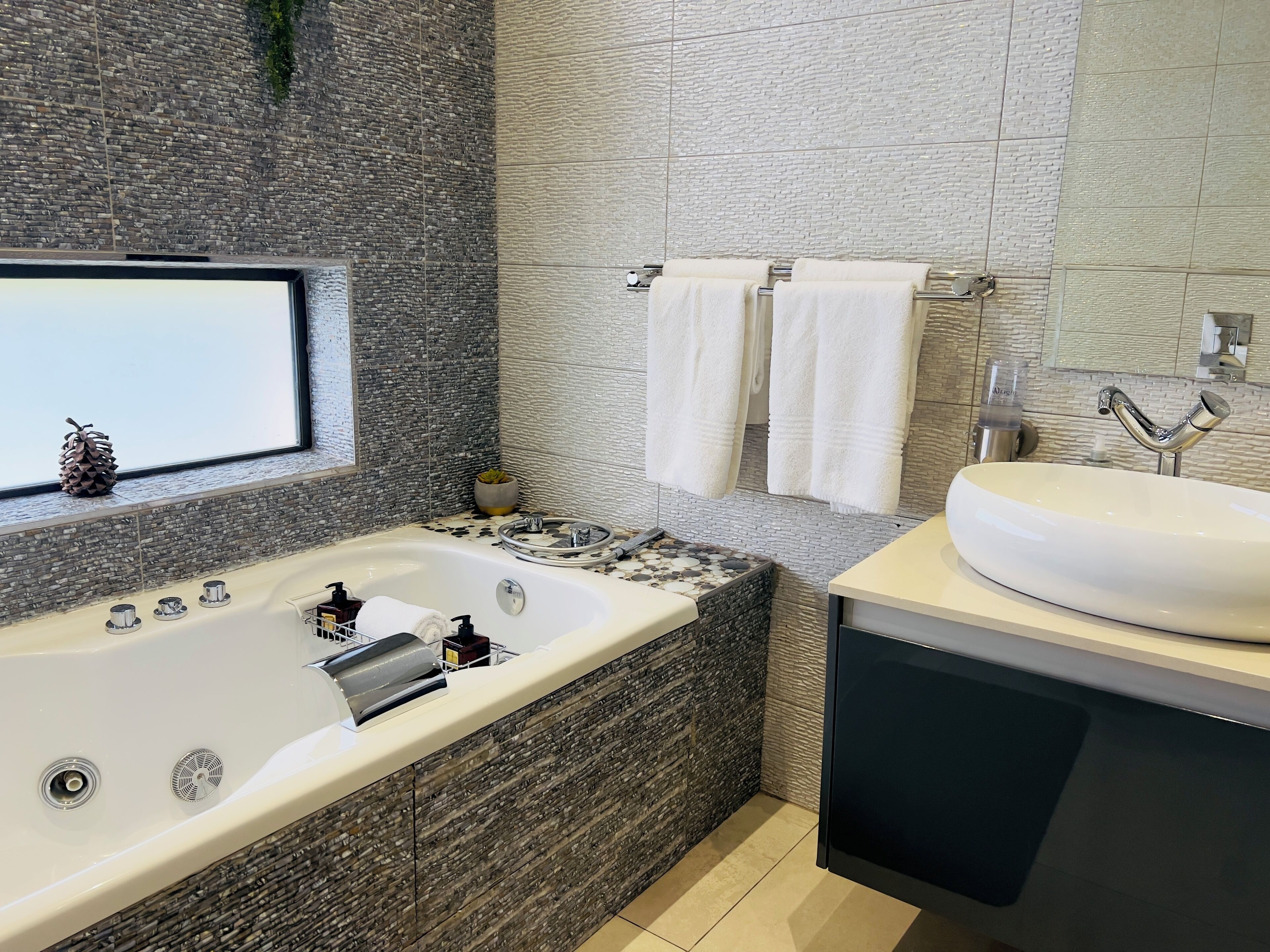 ONE O EIGHT BOUTIQUE HOTEL 4*