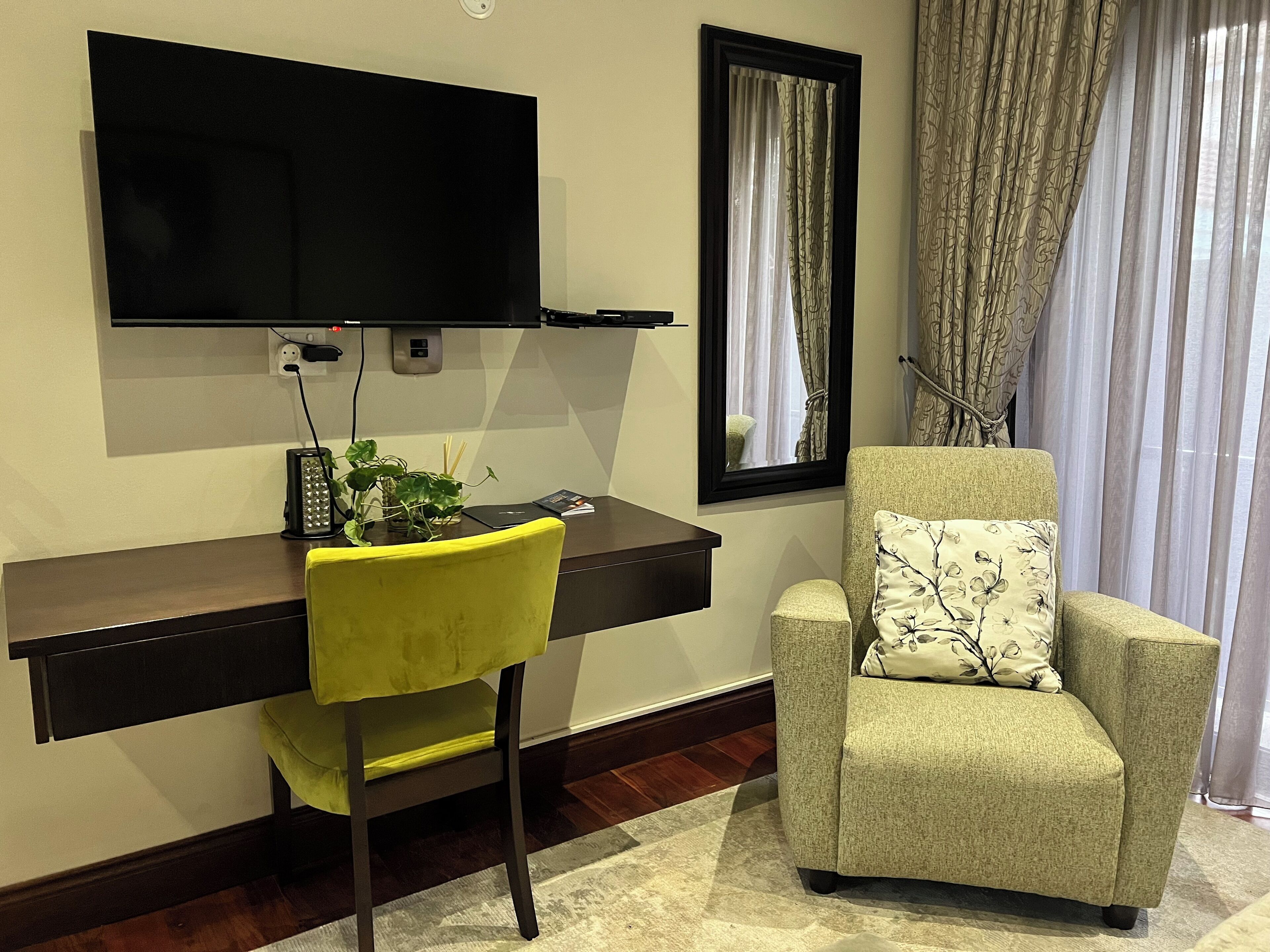 ONE O EIGHT BOUTIQUE HOTEL 4*