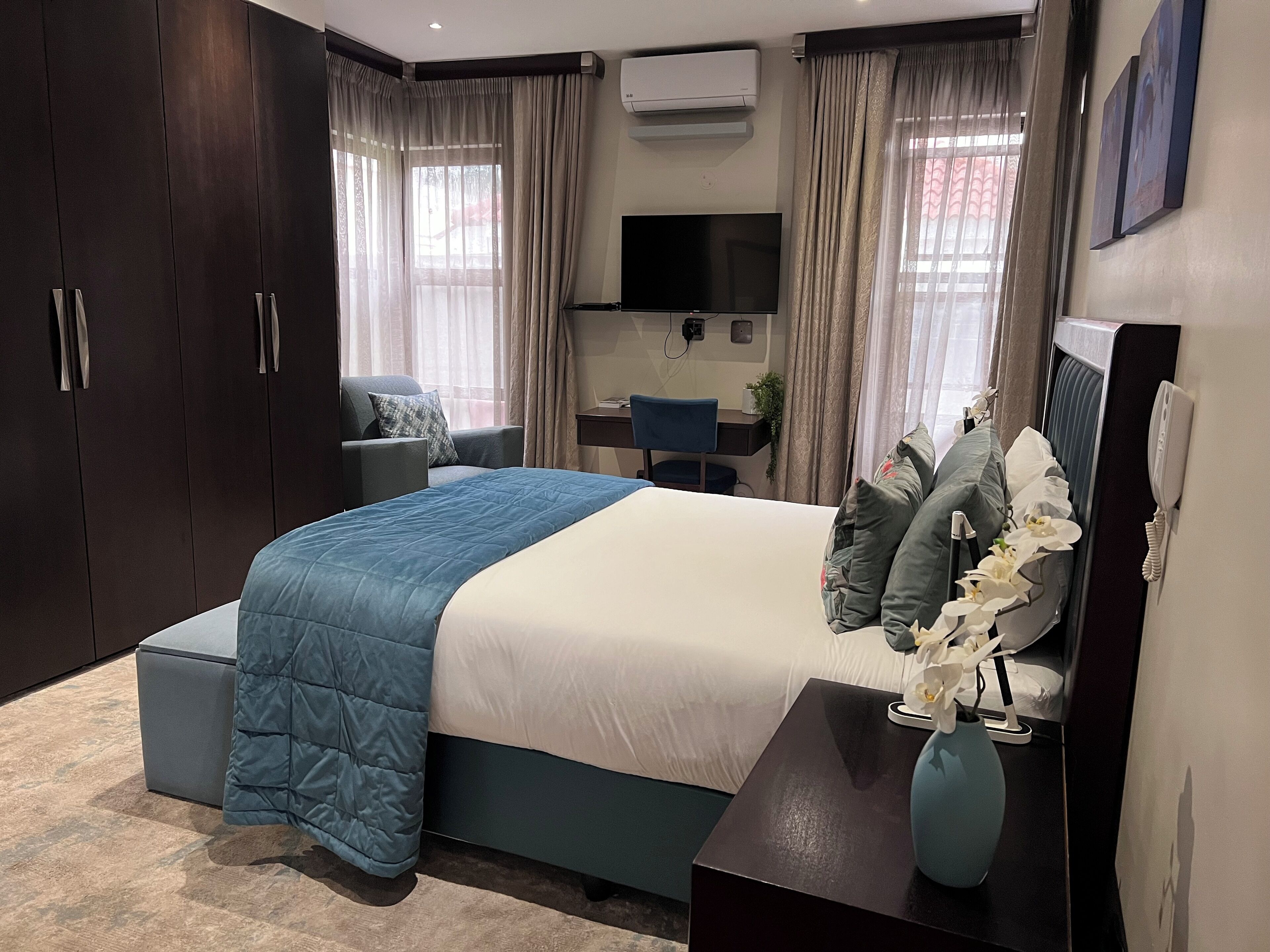 ONE O EIGHT BOUTIQUE HOTEL 4*