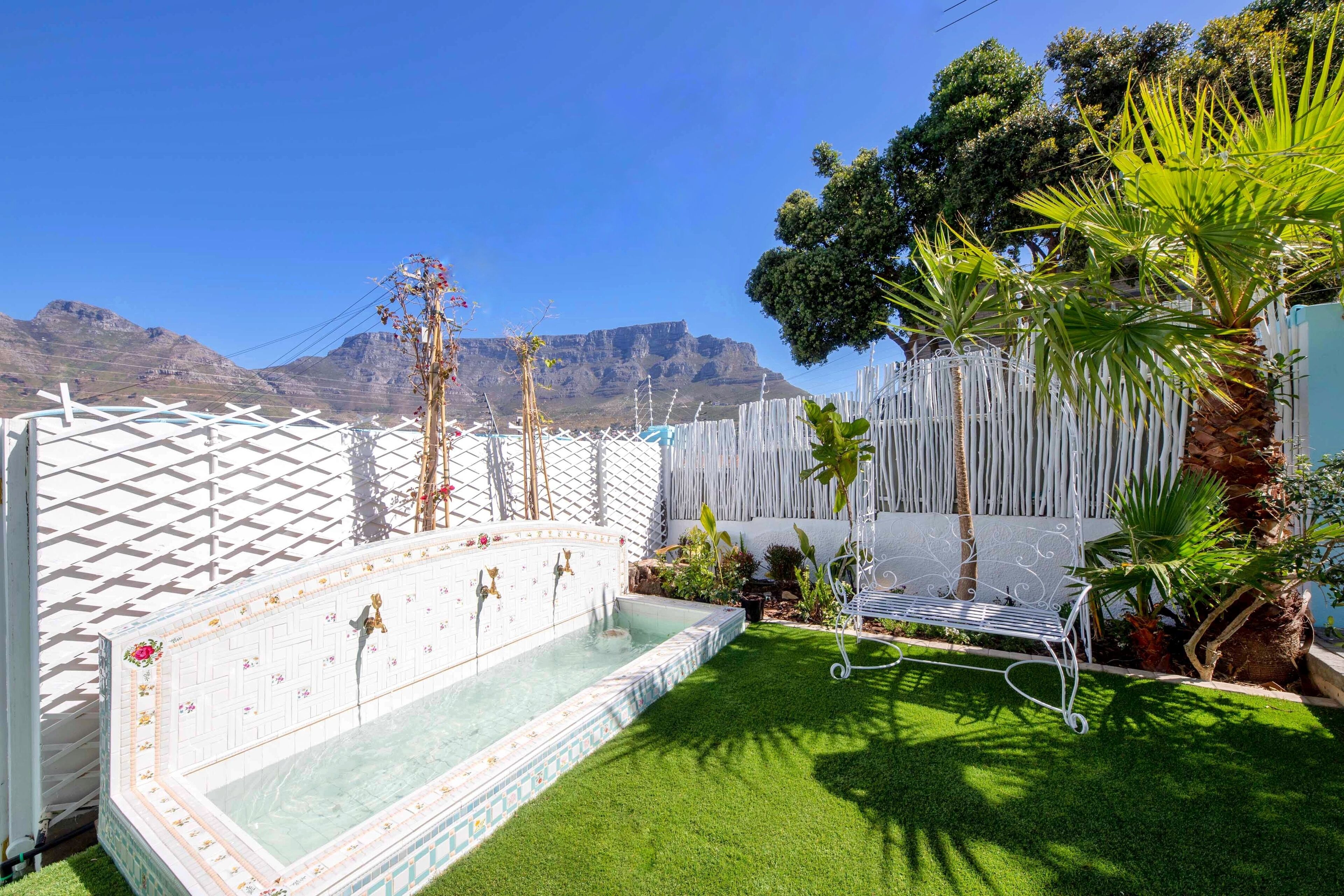 Amina Boutique Hotel 3*
