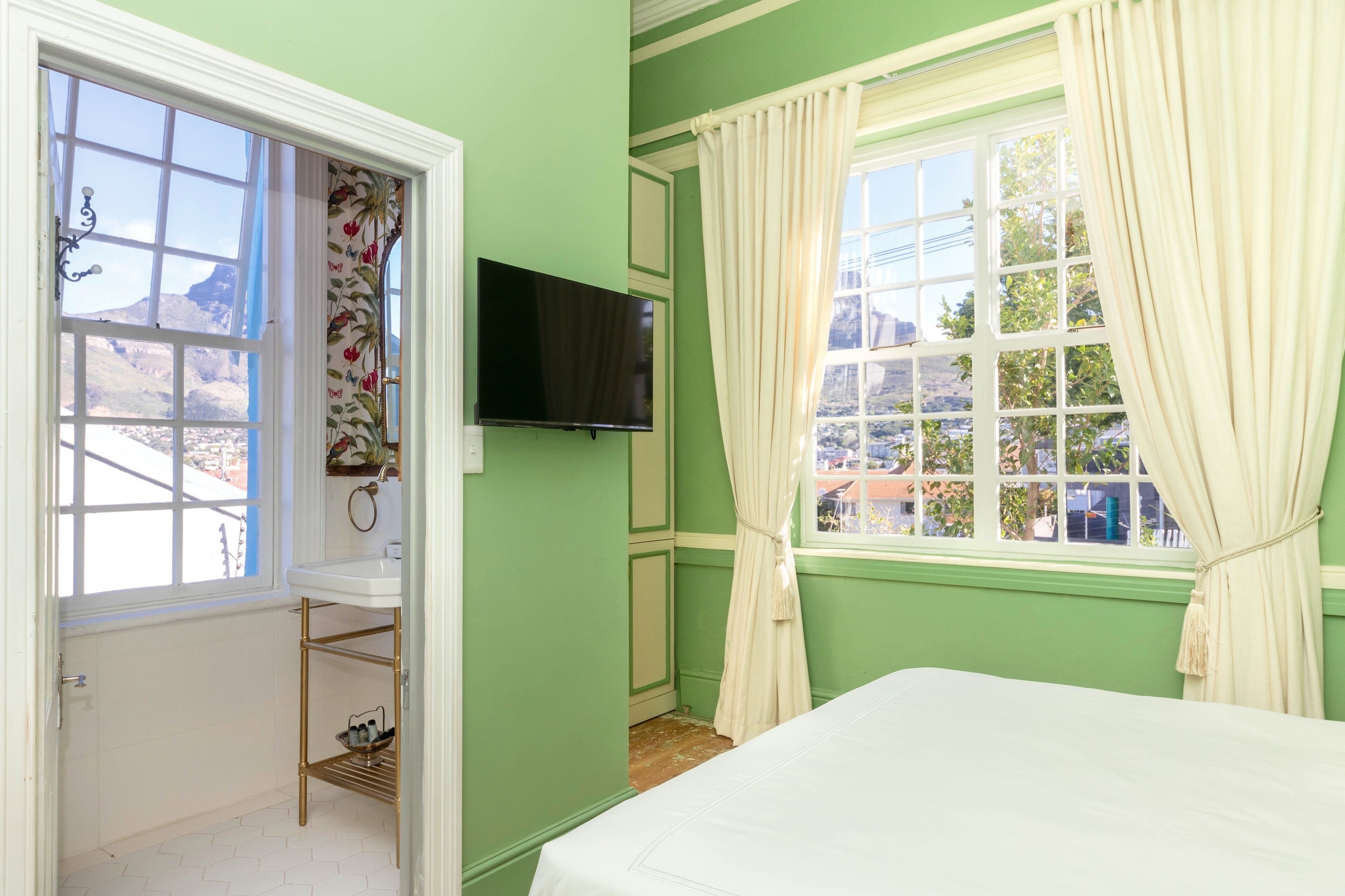 Amina Boutique Hotel 3*