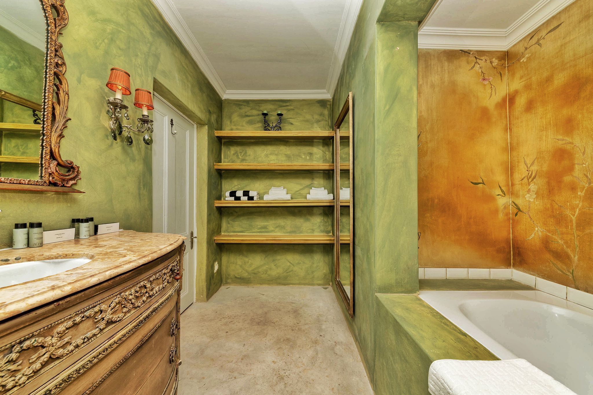 Amina Boutique Hotel 3*
