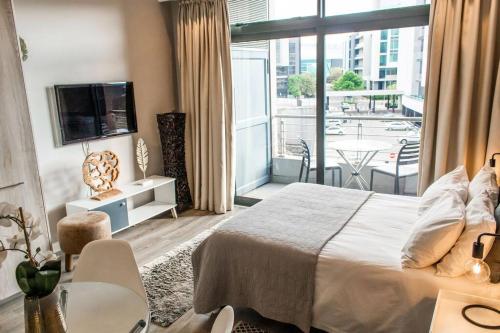 Menlyn Maine Luxury Rentals 0*