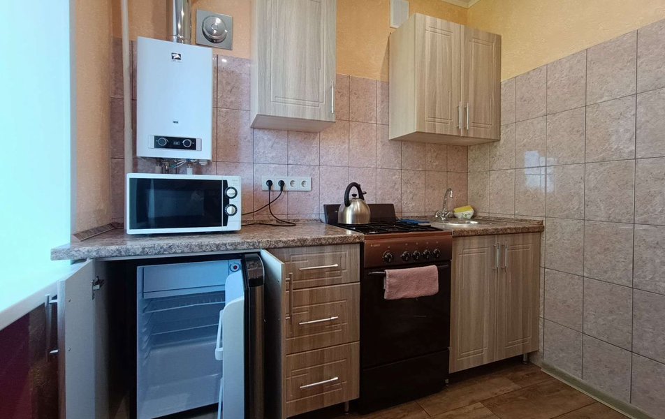 им. Островского 8 0*