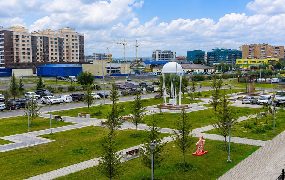 Четыре сезона в мкр. Оптимистов 10\/1 2*