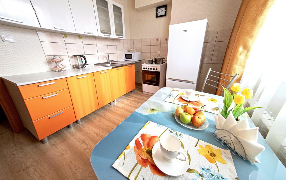 Четыре сезона в мкр. Тундровый 3 2*
